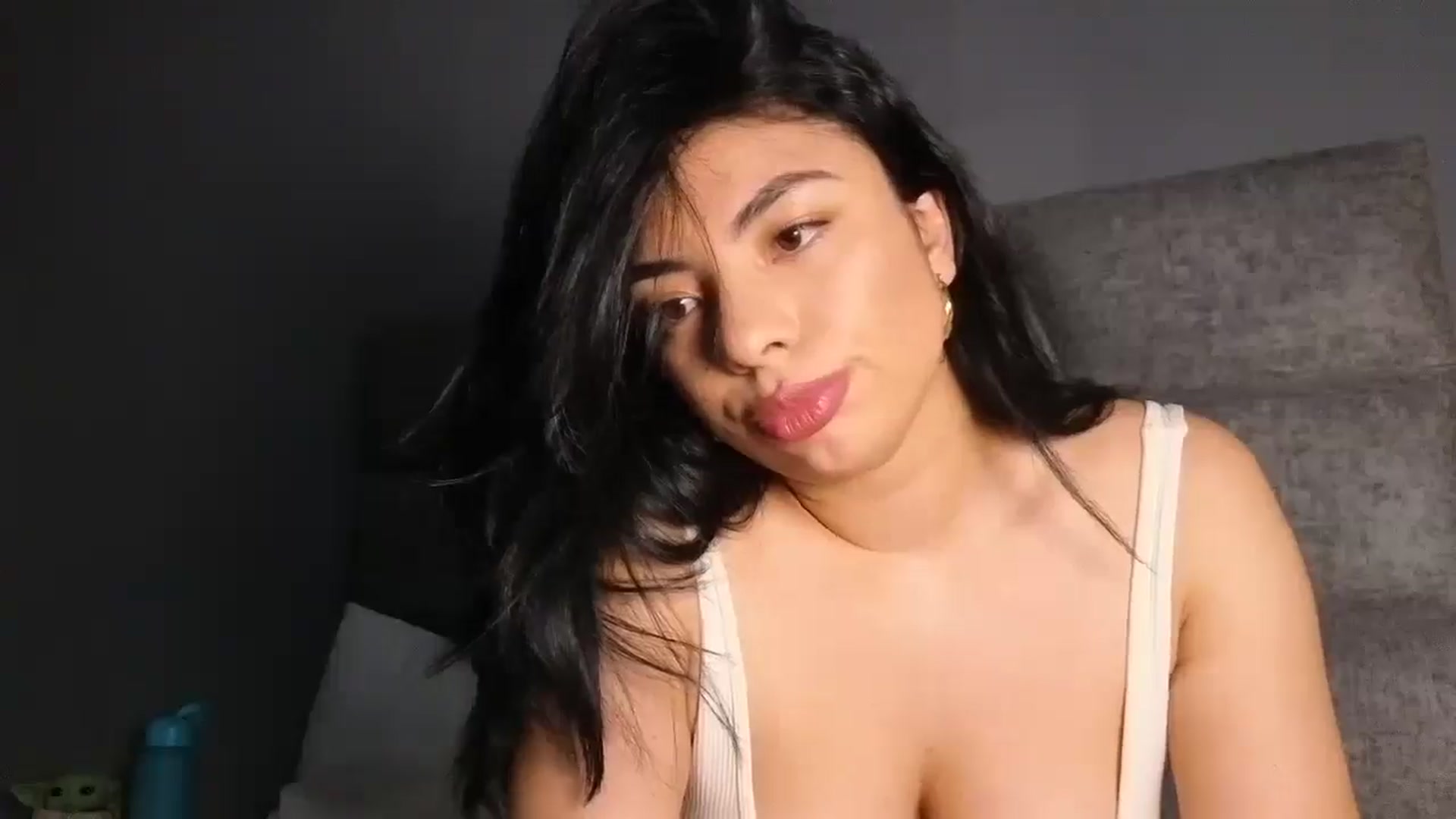 Gallery image thumbnail from Miaparkers's myfreecams stream on, 11/26/2024, 19:32 image 6 of 20