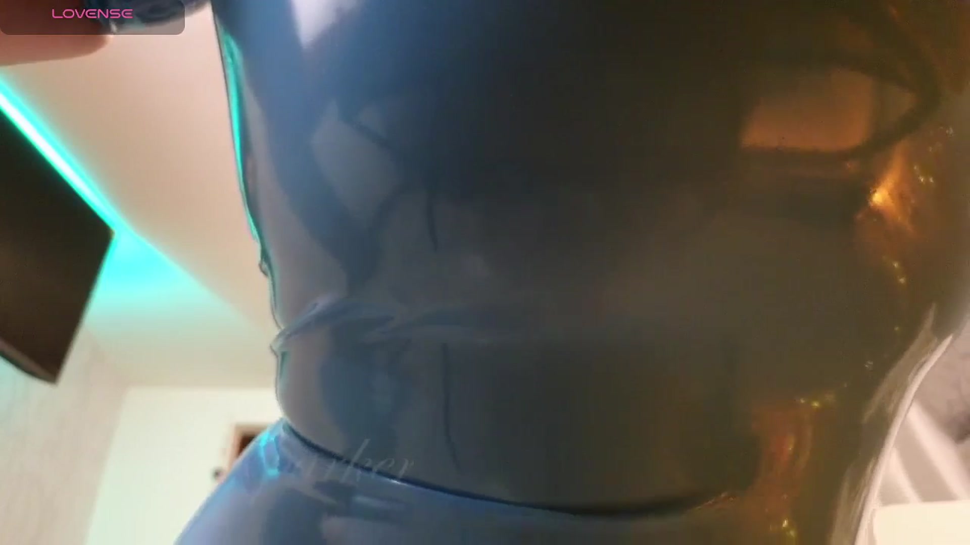 Gallery image thumbnail from Miaparkers's myfreecams stream on, 12/13/2024, 24:34 image 15 of 20