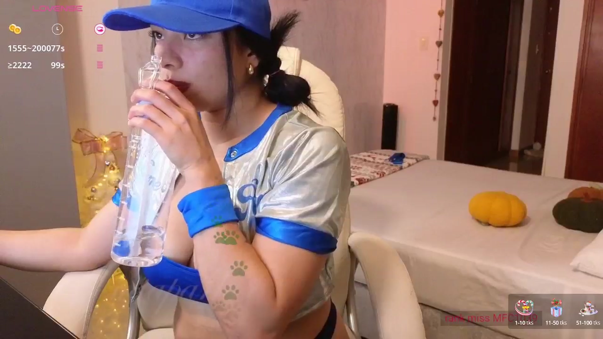 Gallery image thumbnail from Miaparkers's myfreecams stream on, 12/28/2024, 21:07 image 10 of 20