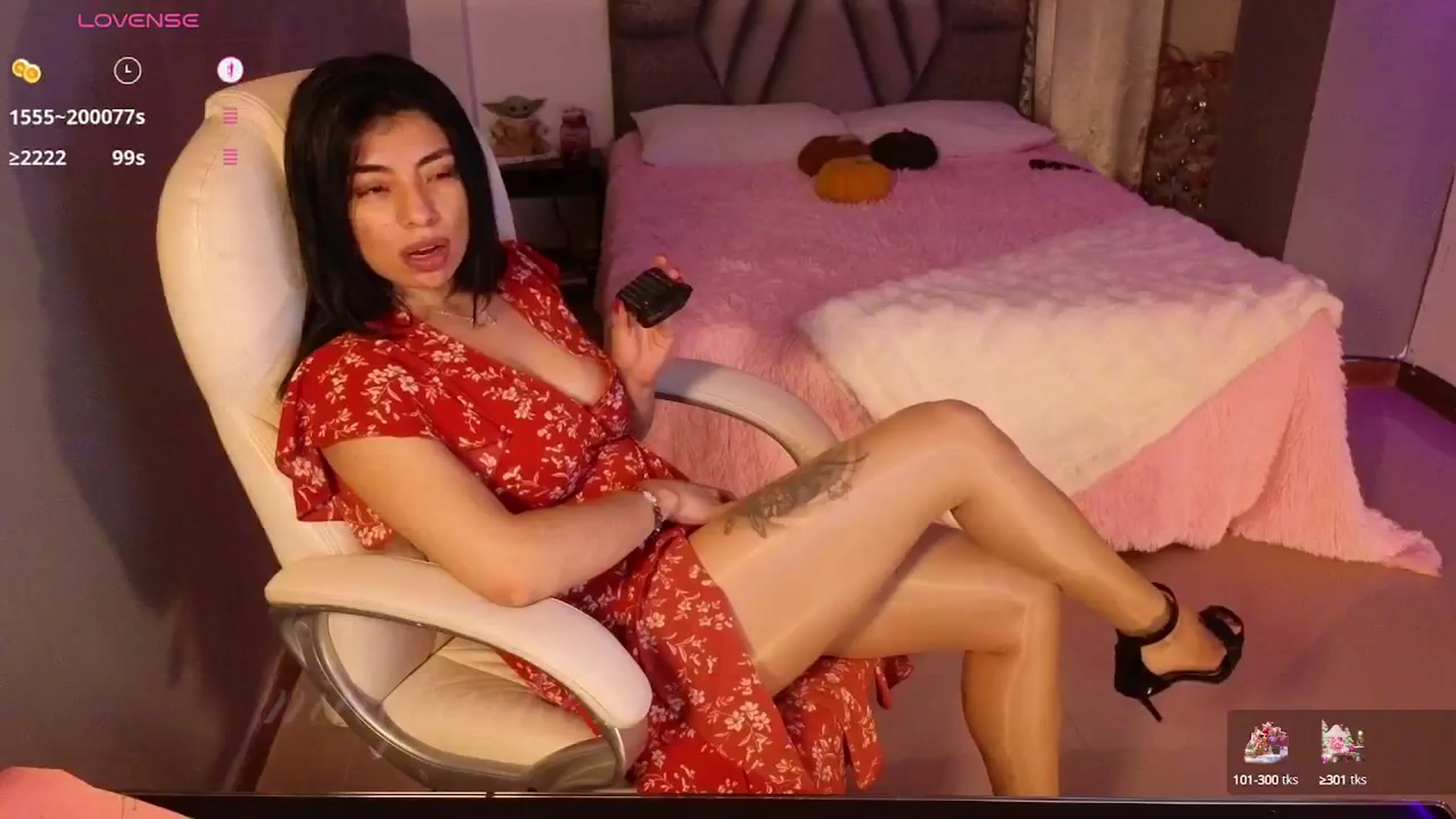 Gallery image thumbnail from Miaparkers's myfreecams stream on, 01/06/2025, 24:21 image 18 of 20