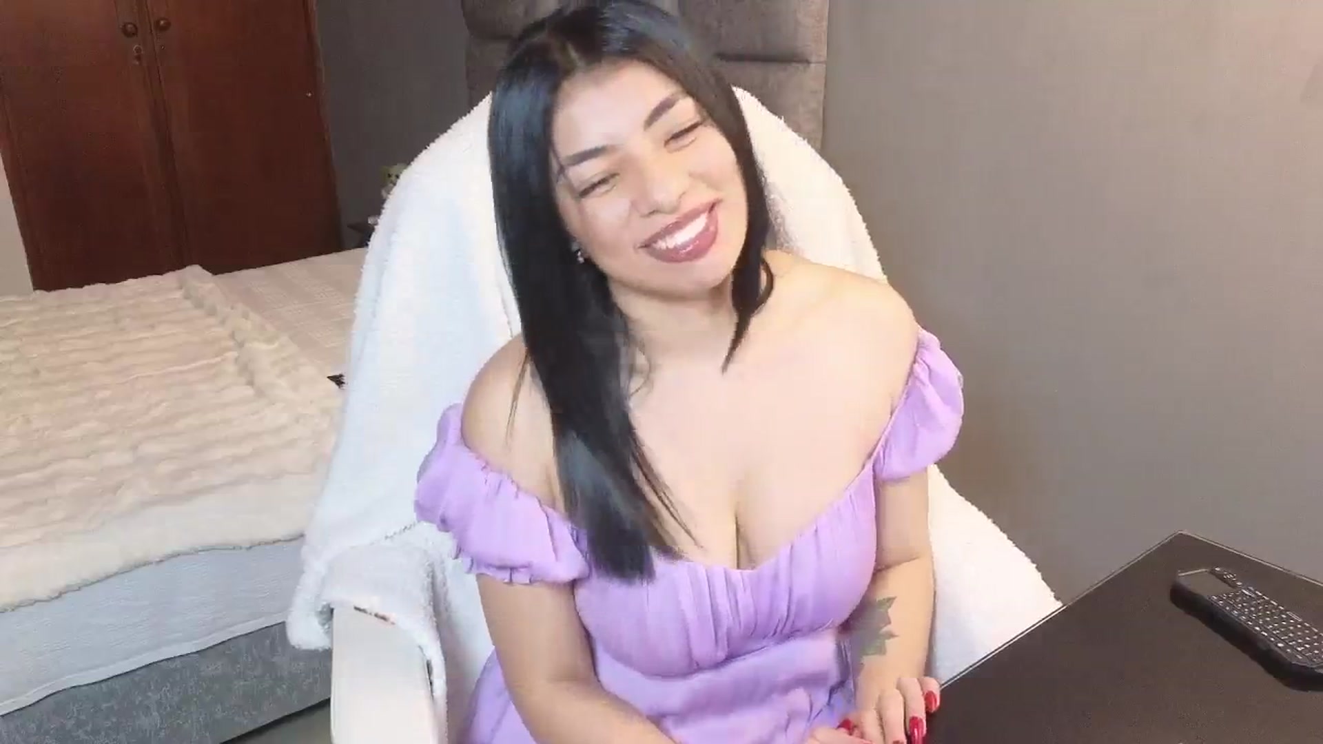 Gallery image thumbnail from Miaparkers's myfreecams stream on, 01/07/2025, 23:48 image 8 of 20
