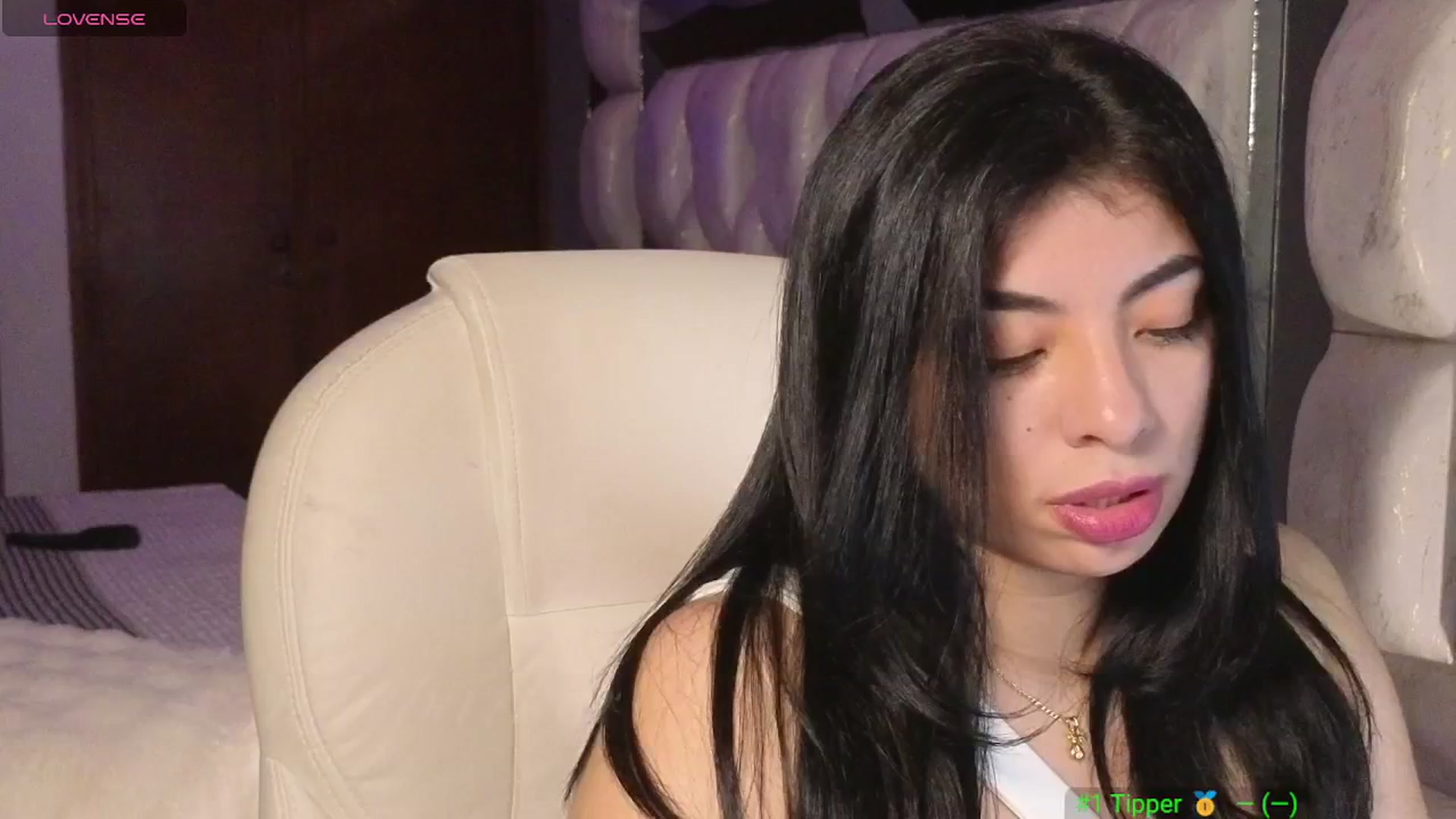 Gallery image thumbnail from Miaparkers's myfreecams stream on, 03/09/2025, 24:29 image 2 of 20