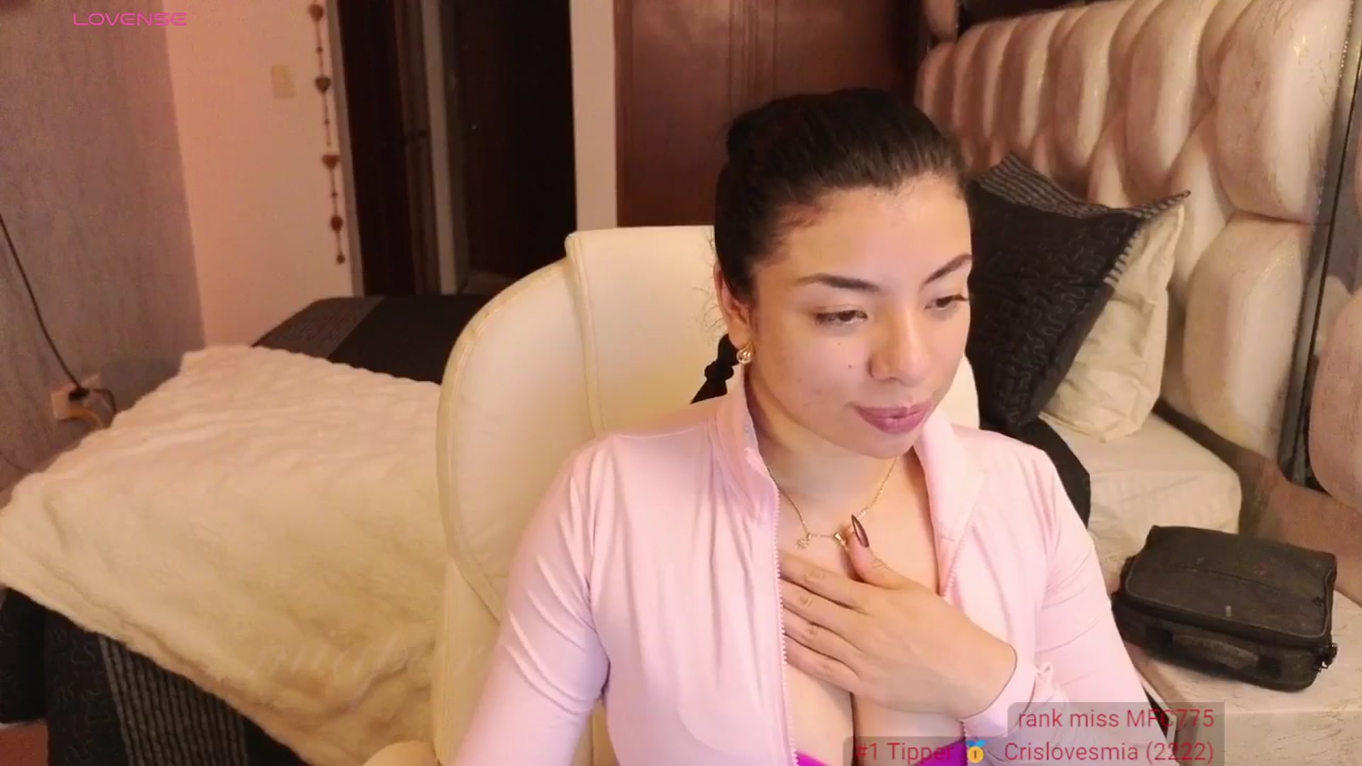 Gallery image thumbnail from Miaparkers's myfreecams stream on, 03/28/2025, 24:21 image 8 of 20