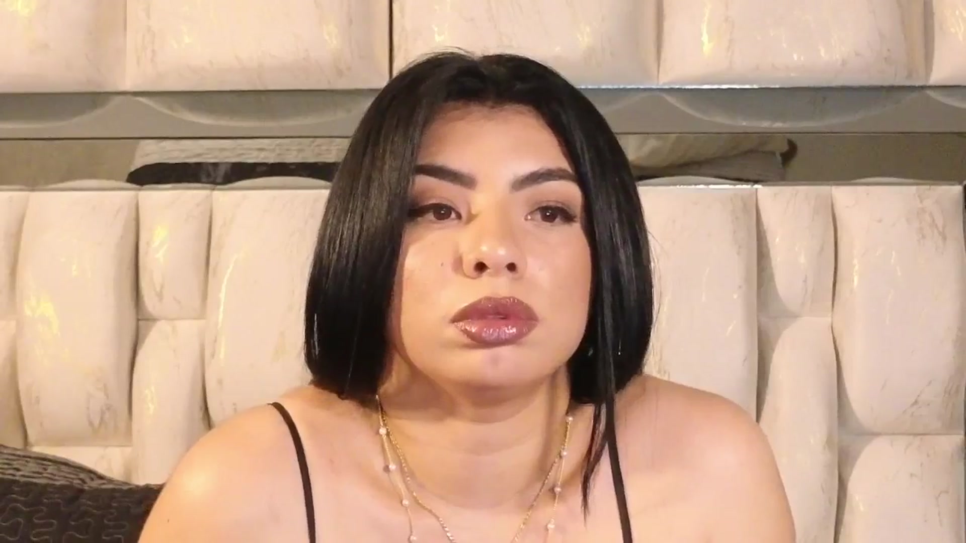Gallery image thumbnail from Miaparkers's myfreecams stream on, 04/15/2025, 24:40 image 15 of 20