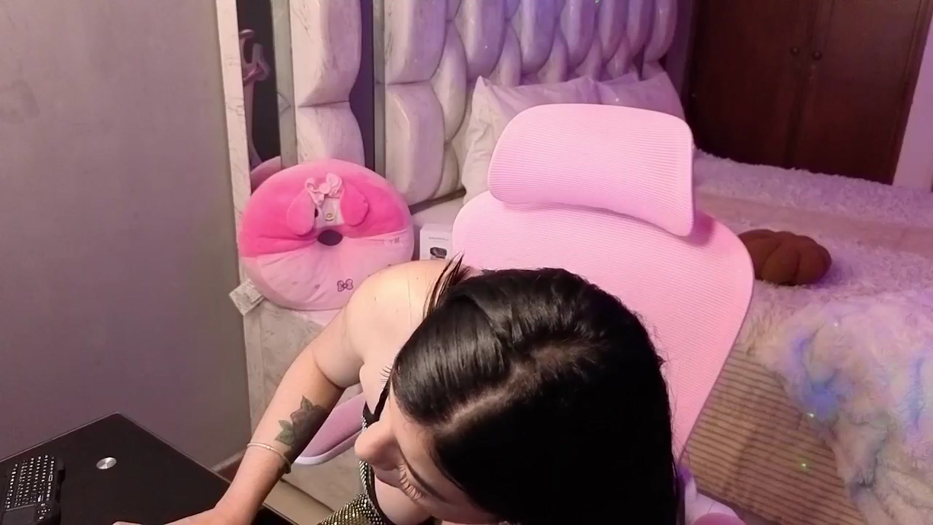 Gallery image thumbnail from Miaparkers's myfreecams stream on, 05/15/2025, 22:23 image 20 of 20
