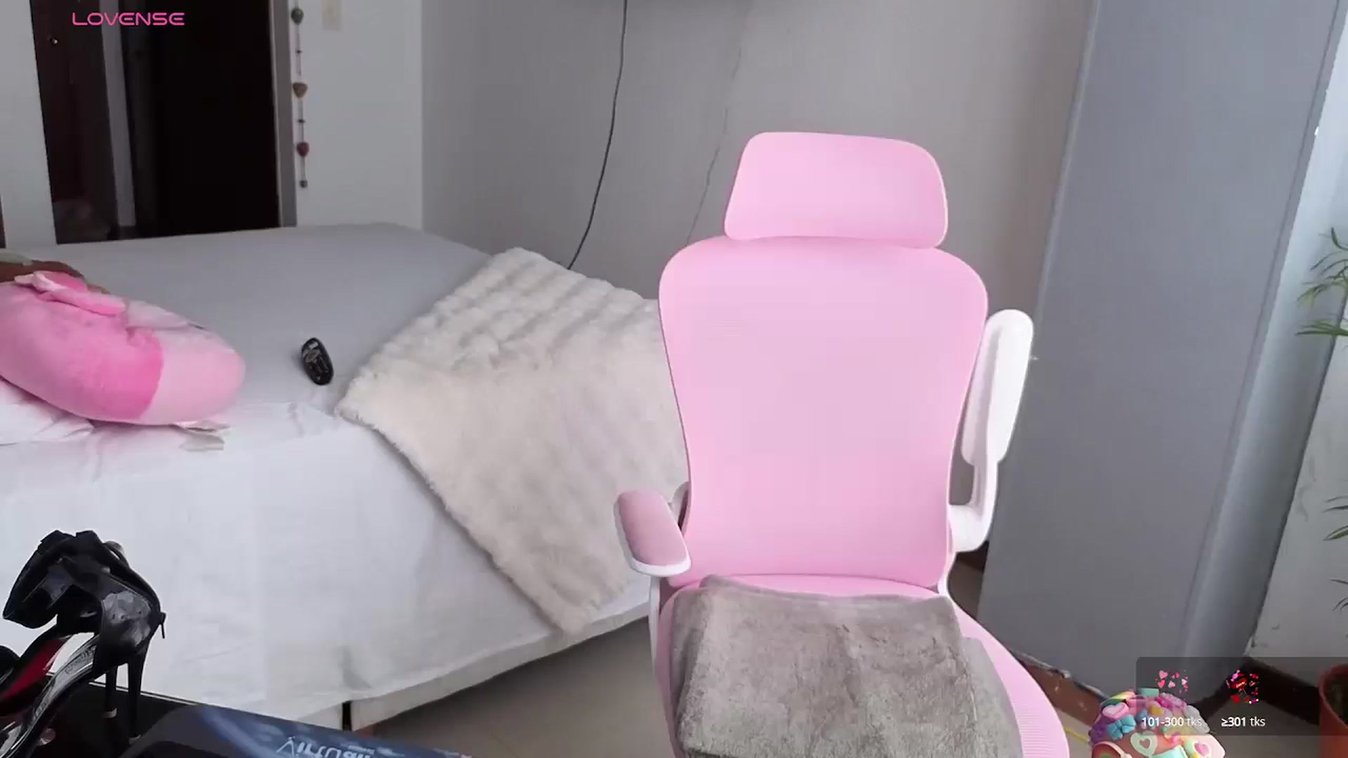 Gallery image thumbnail from Miaparkers's myfreecams stream on, 05/25/2025, 19:39 image 17 of 20