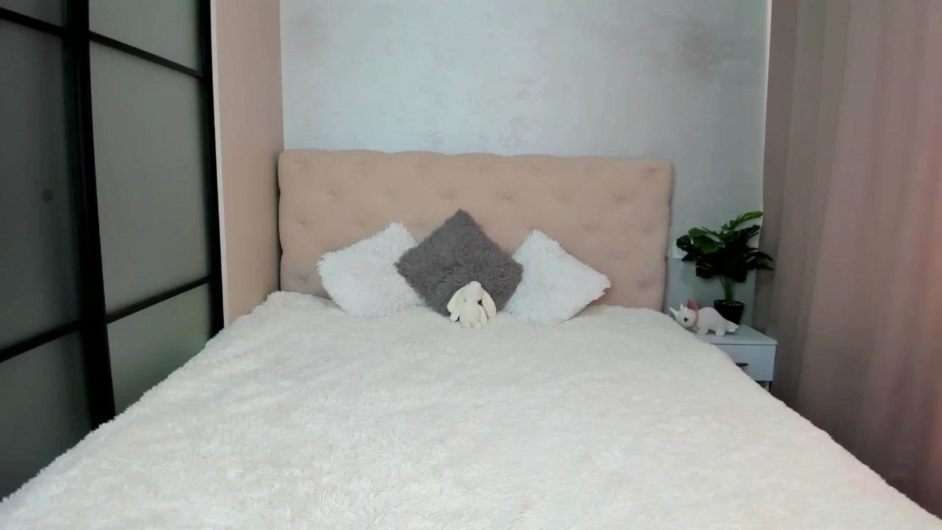 Gallery image thumbnail from Mias_Secret's myfreecams stream on, 10/20/2024, 09:42 image 5 of 20