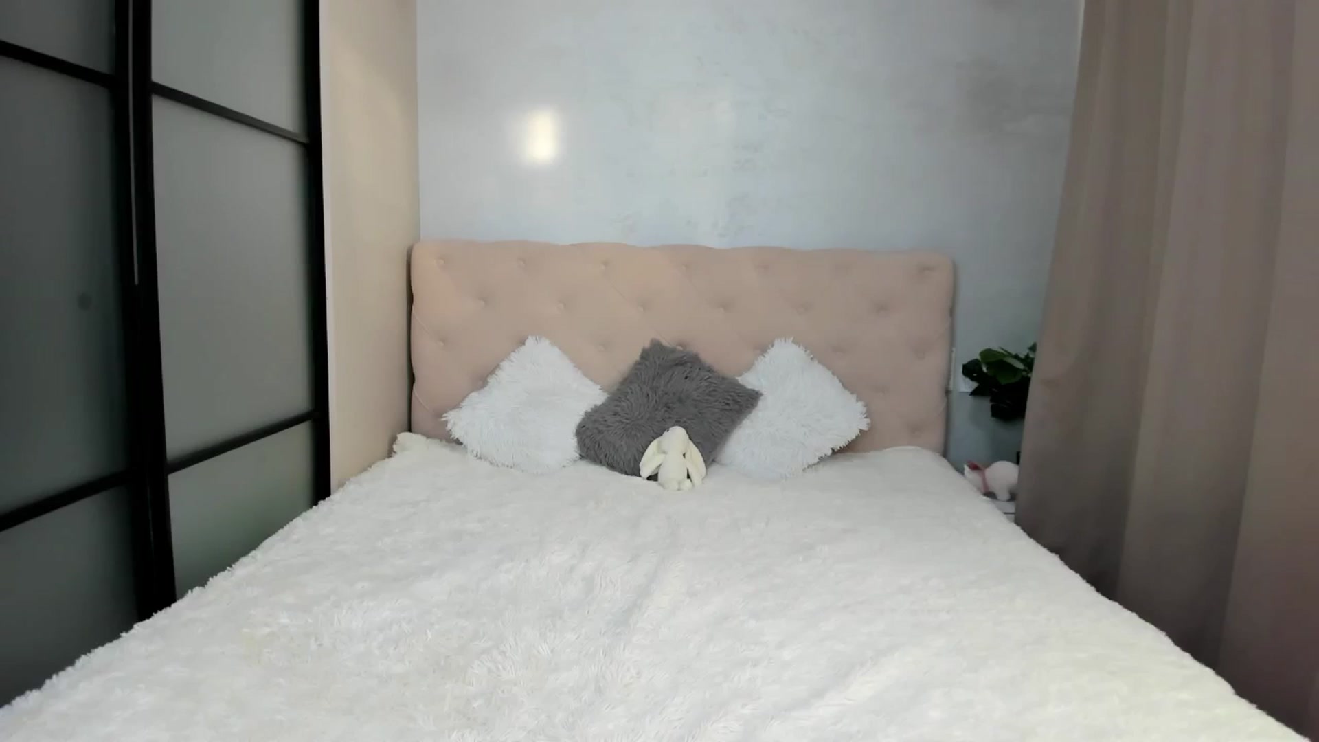 Gallery image thumbnail from Mias_Secret's myfreecams stream on, 10/21/2024, 05:46 image 20 of 20