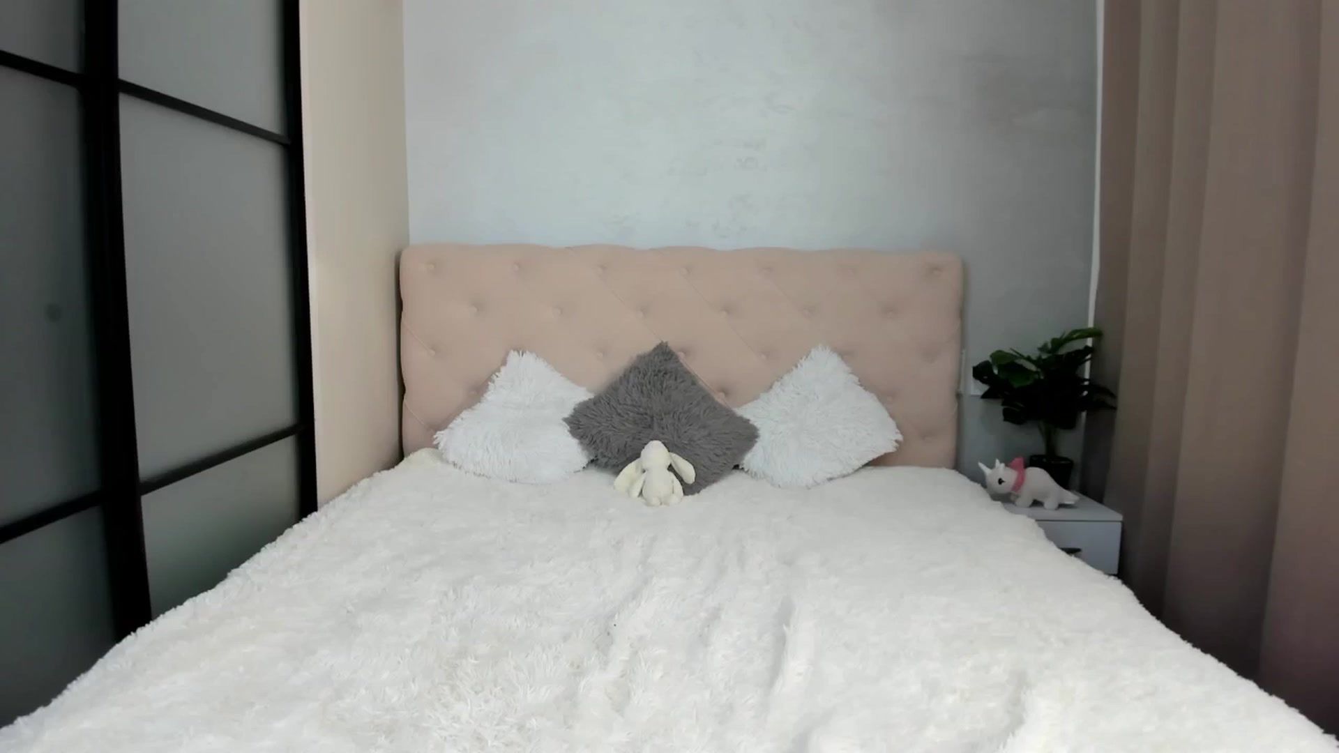 Gallery image thumbnail from Mias_Secret's myfreecams stream on, 10/22/2024, 08:02 image 8 of 20