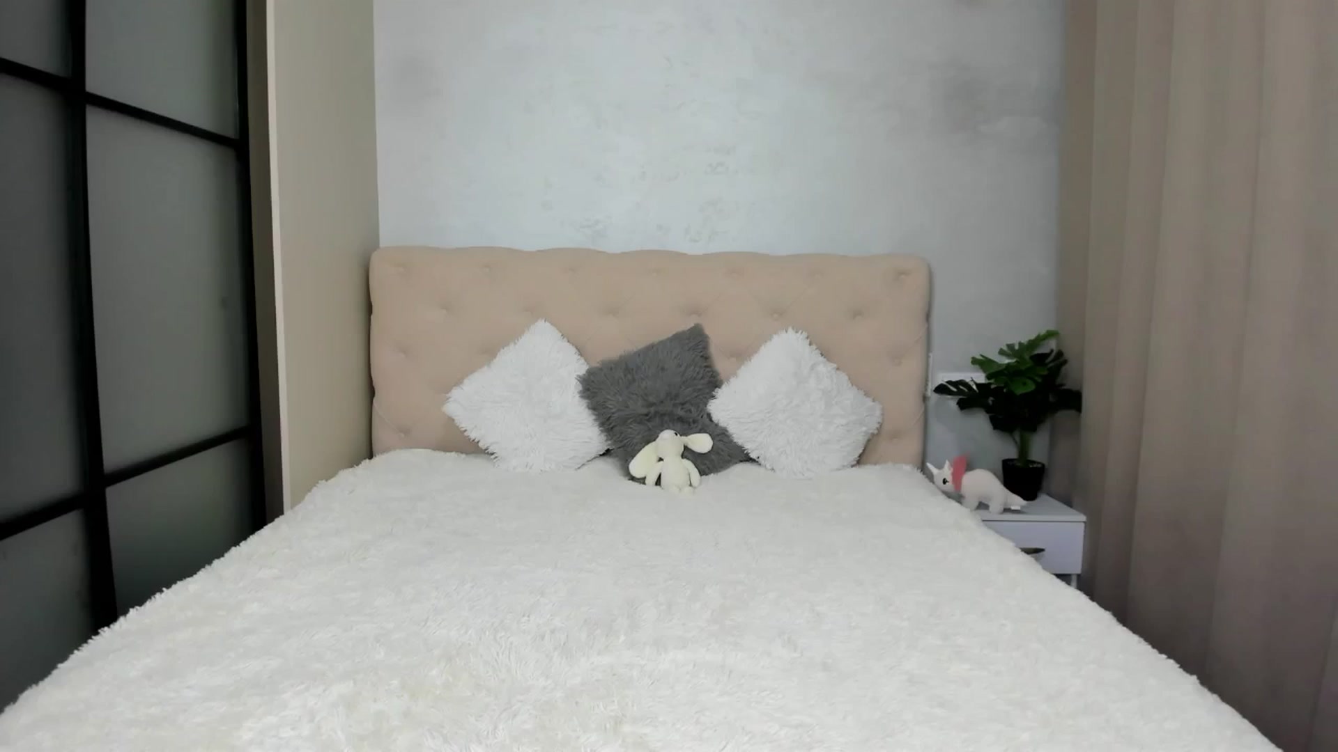 Gallery image thumbnail from Mias_Secret's myfreecams stream on, 10/26/2024, 03:58 image 13 of 20