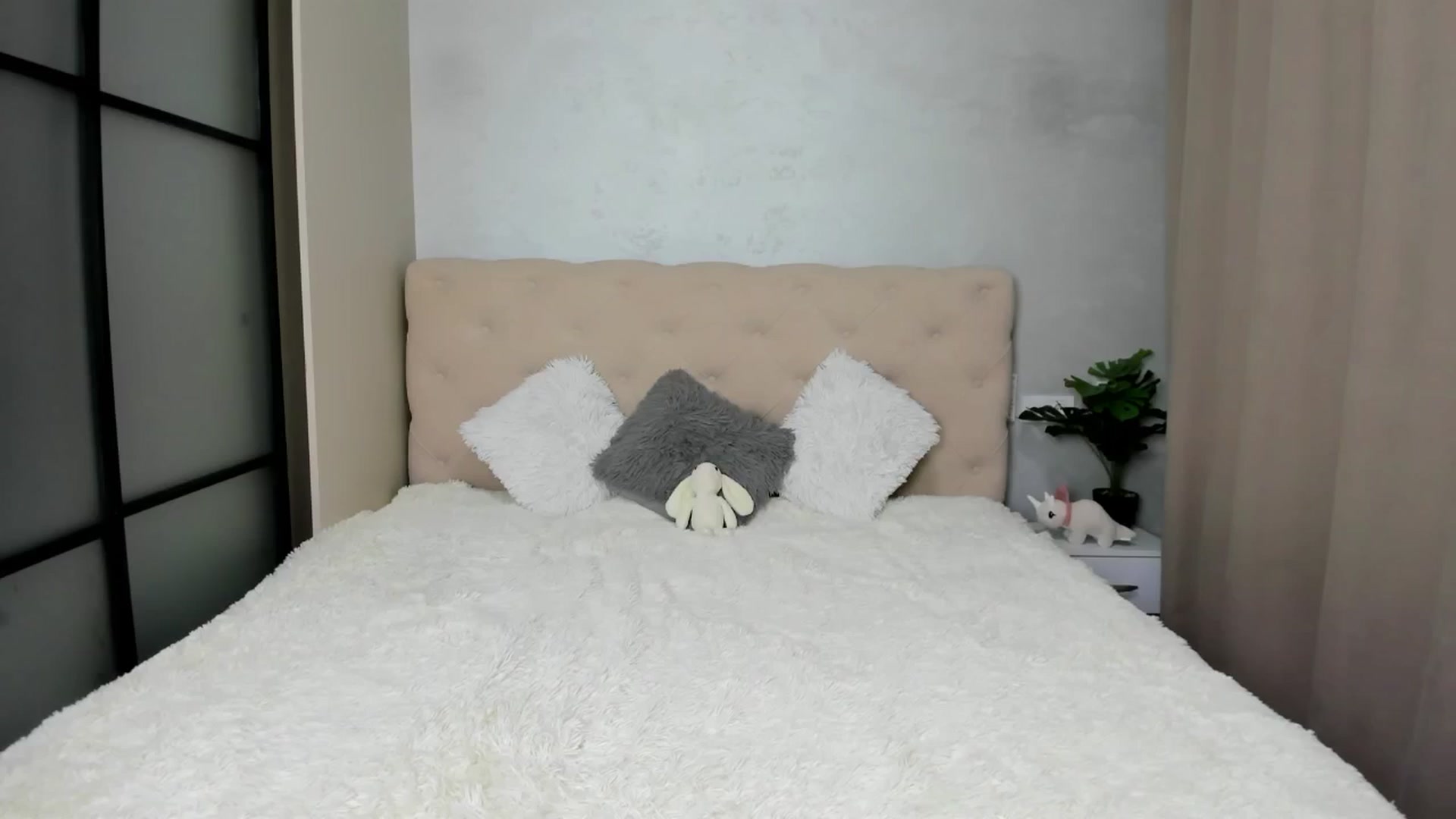 Gallery image thumbnail from Mias_Secret's myfreecams stream on, 10/27/2024, 05:55 image 3 of 20