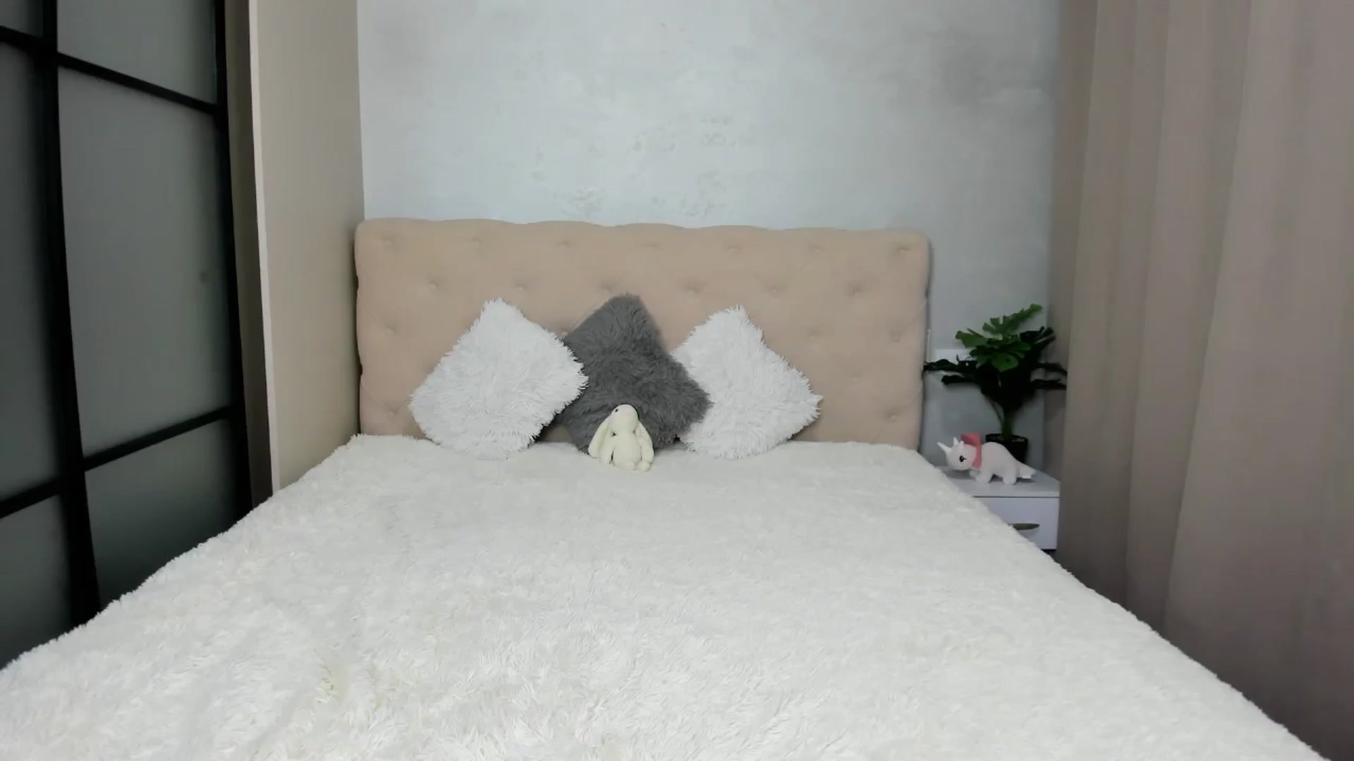 Gallery image thumbnail from Mias_Secret's myfreecams stream on, 11/01/2024, 09:17 image 16 of 20
