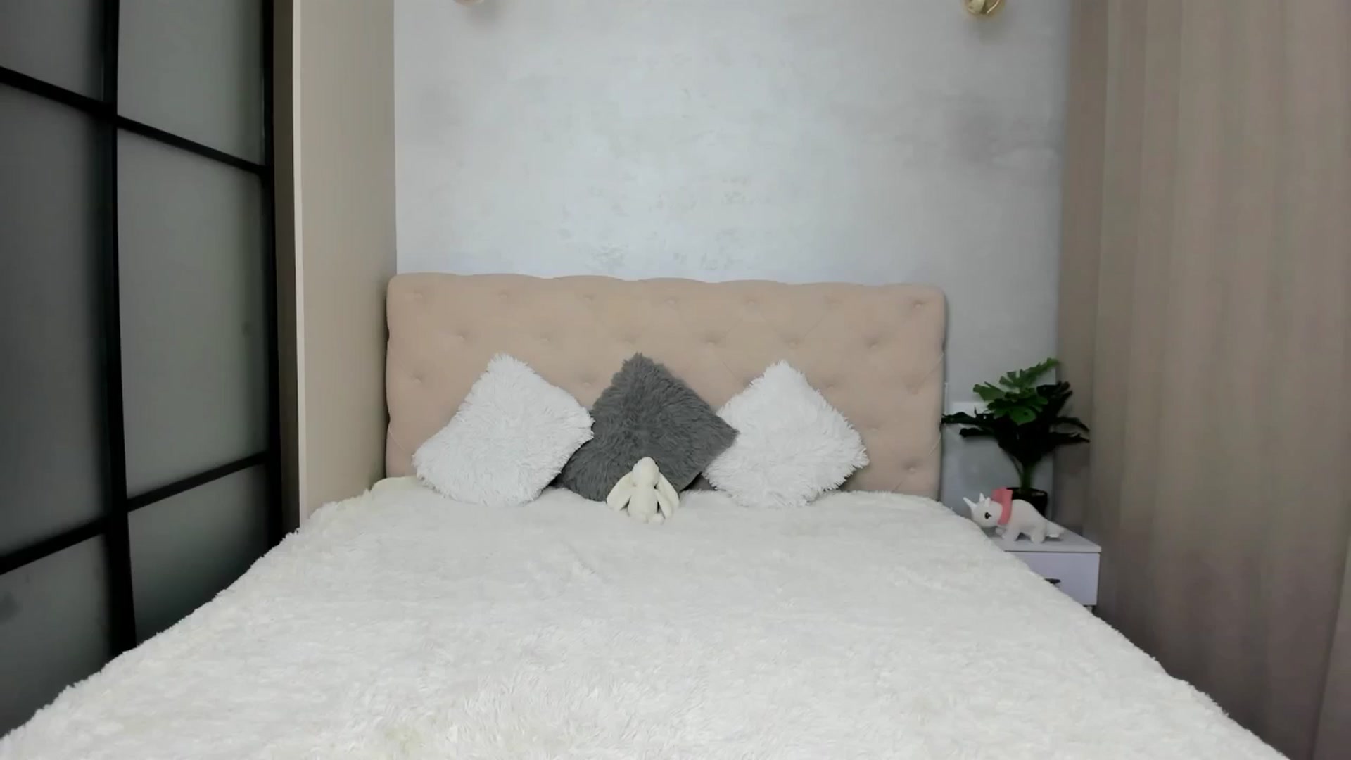 Gallery image thumbnail from Mias_Secret's myfreecams stream on, 11/02/2024, 04:23 image 20 of 20