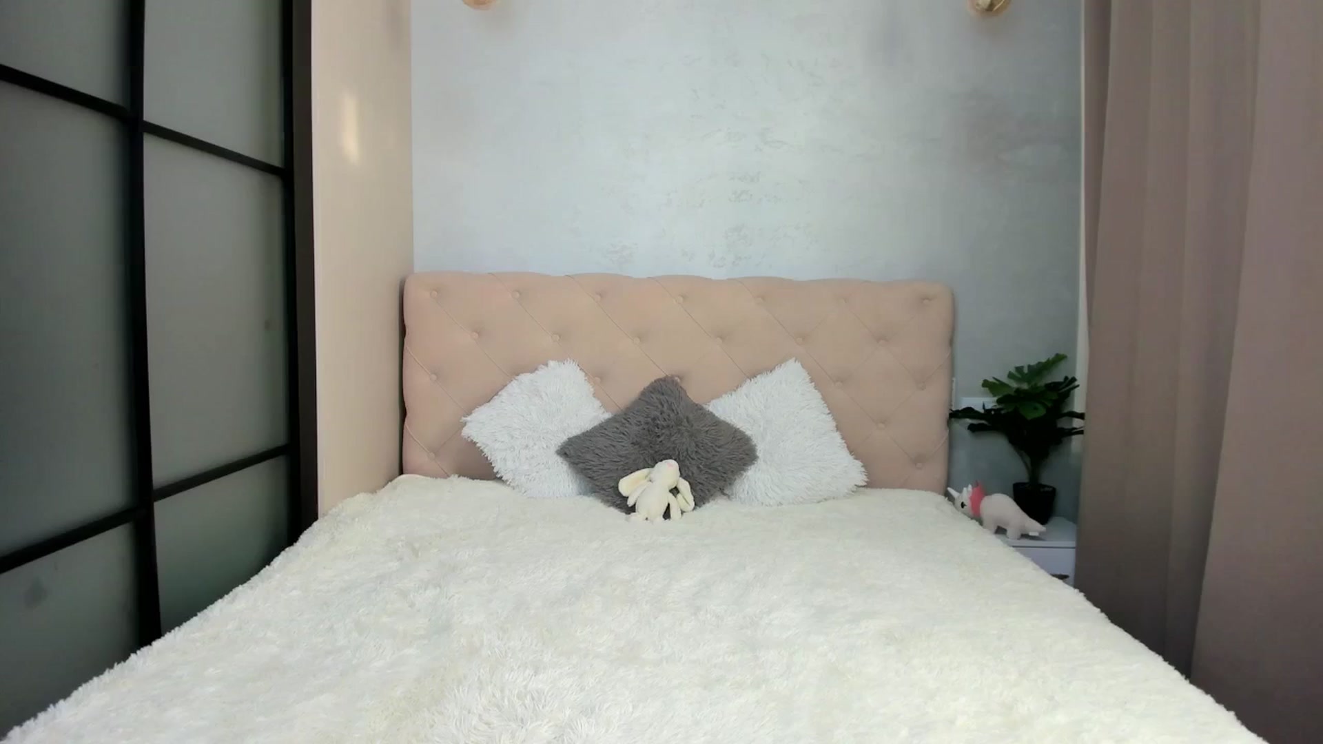 Gallery image thumbnail from Mias_Secret's myfreecams stream on, 11/03/2024, 06:30 image 17 of 20