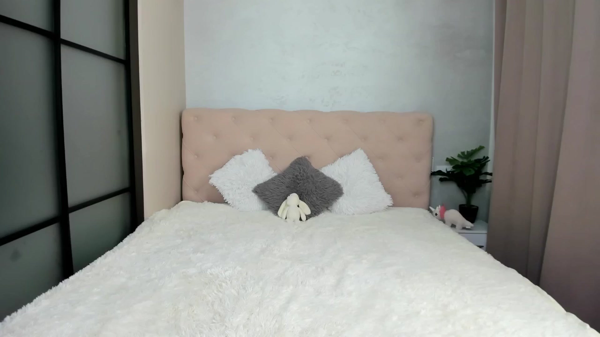 Gallery image thumbnail from Mias_Secret's myfreecams stream on, 11/03/2024, 07:05 image 17 of 20