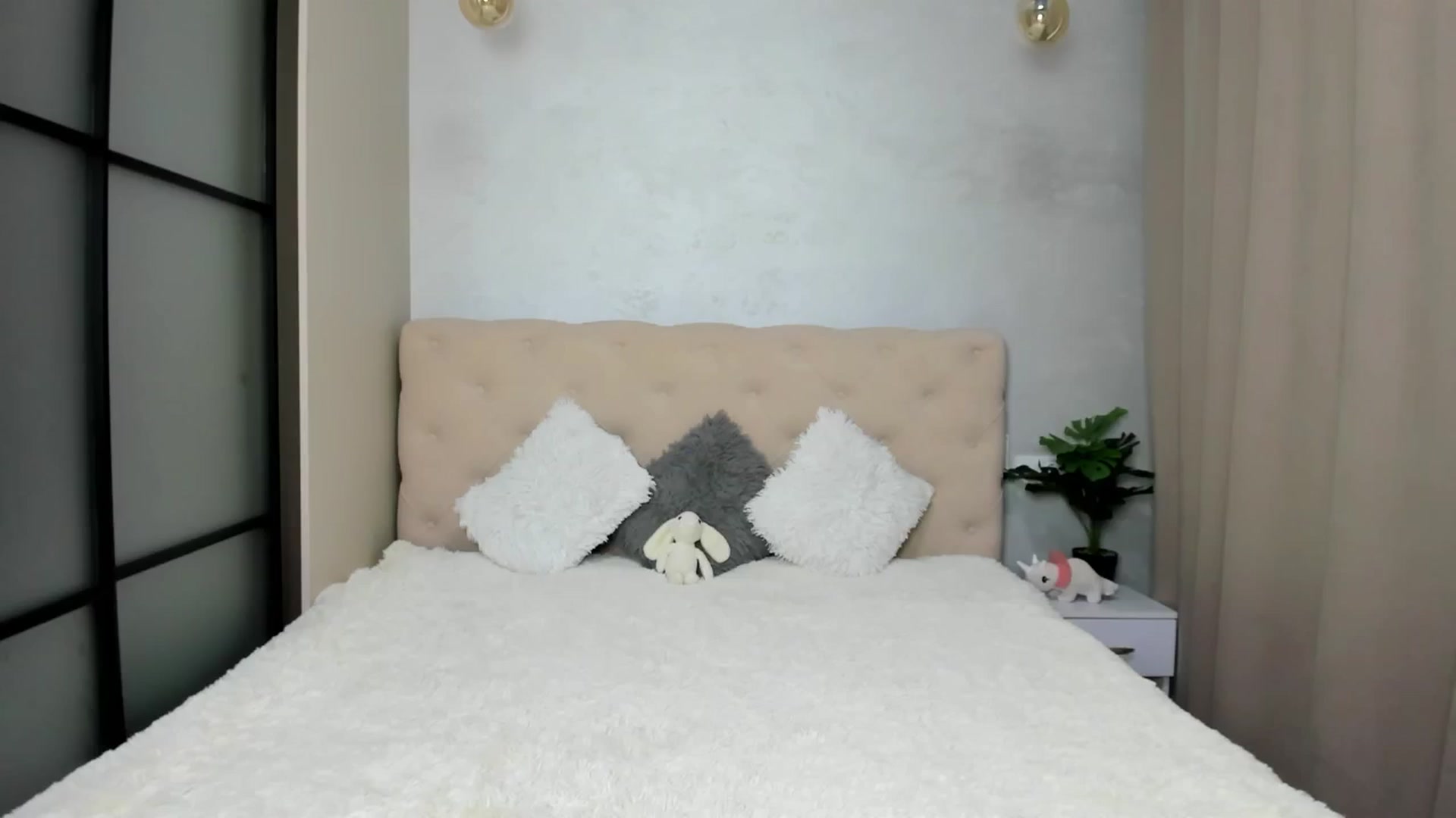Gallery image thumbnail from Mias_Secret's myfreecams stream on, 11/04/2024, 05:05 image 17 of 20