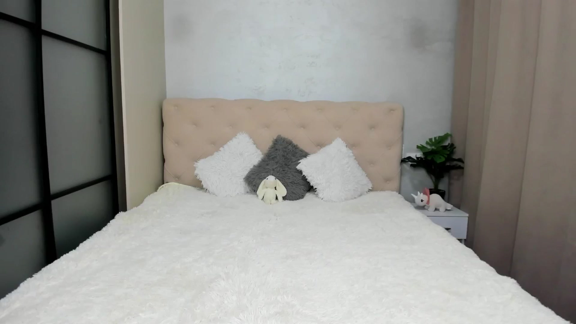 Gallery image thumbnail from Mias_Secret's myfreecams stream on, 11/08/2024, 07:48 image 12 of 20