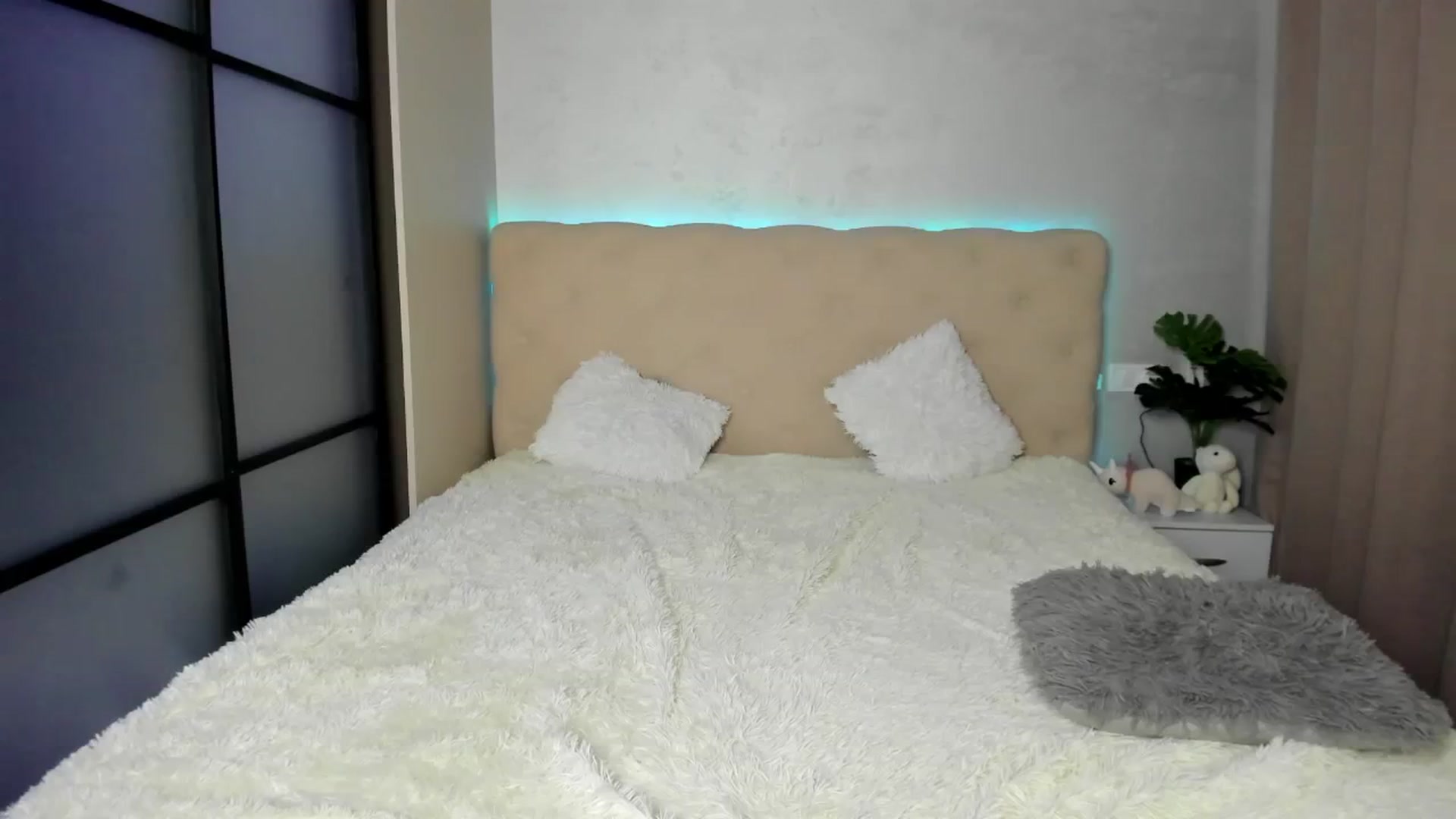 Gallery image thumbnail from Mias_Secret's myfreecams stream on, 12/01/2024, 09:56 image 15 of 20