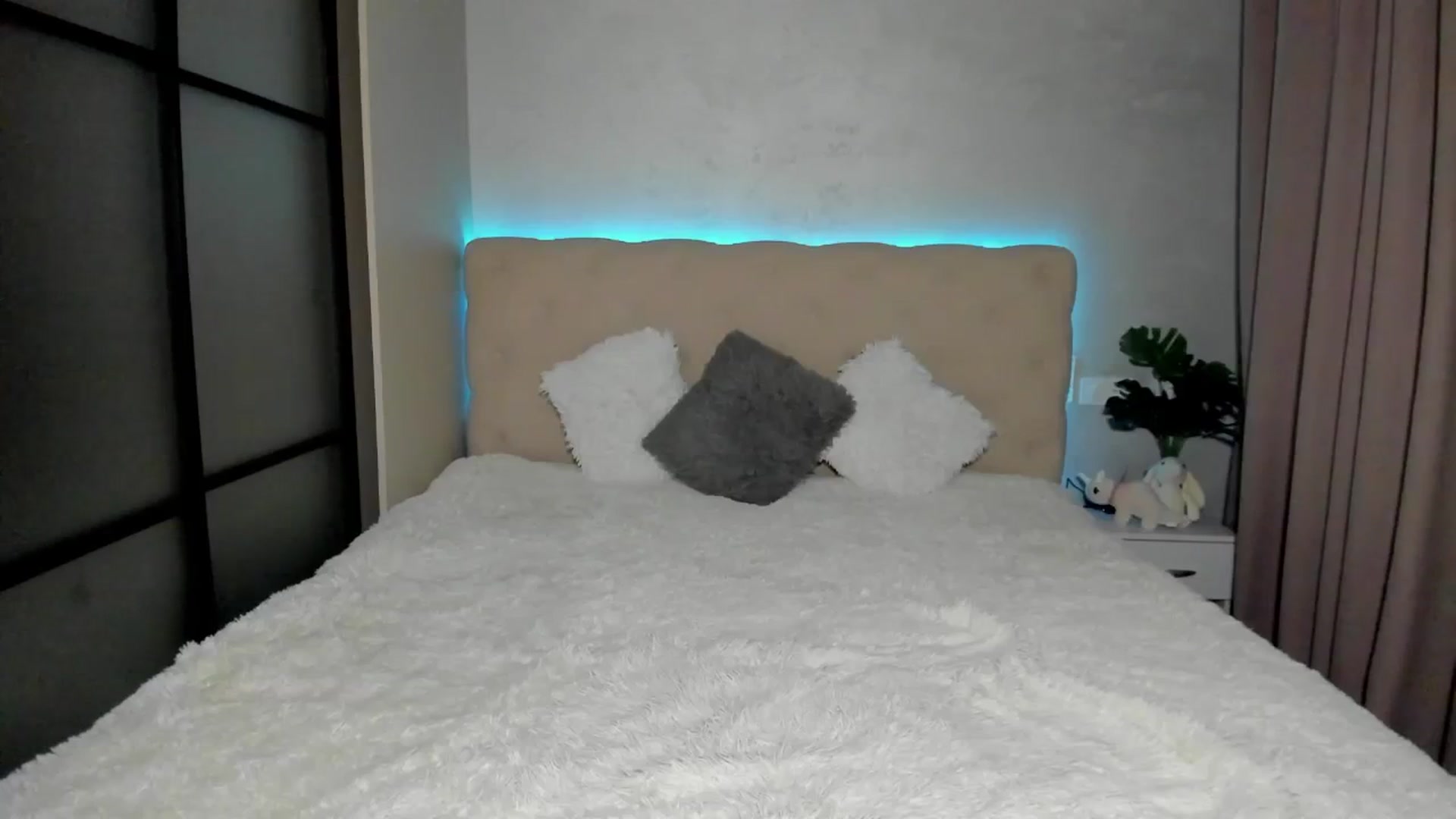 Gallery image thumbnail from Mias_Secret's myfreecams stream on, 12/01/2024, 15:36 image 5 of 20