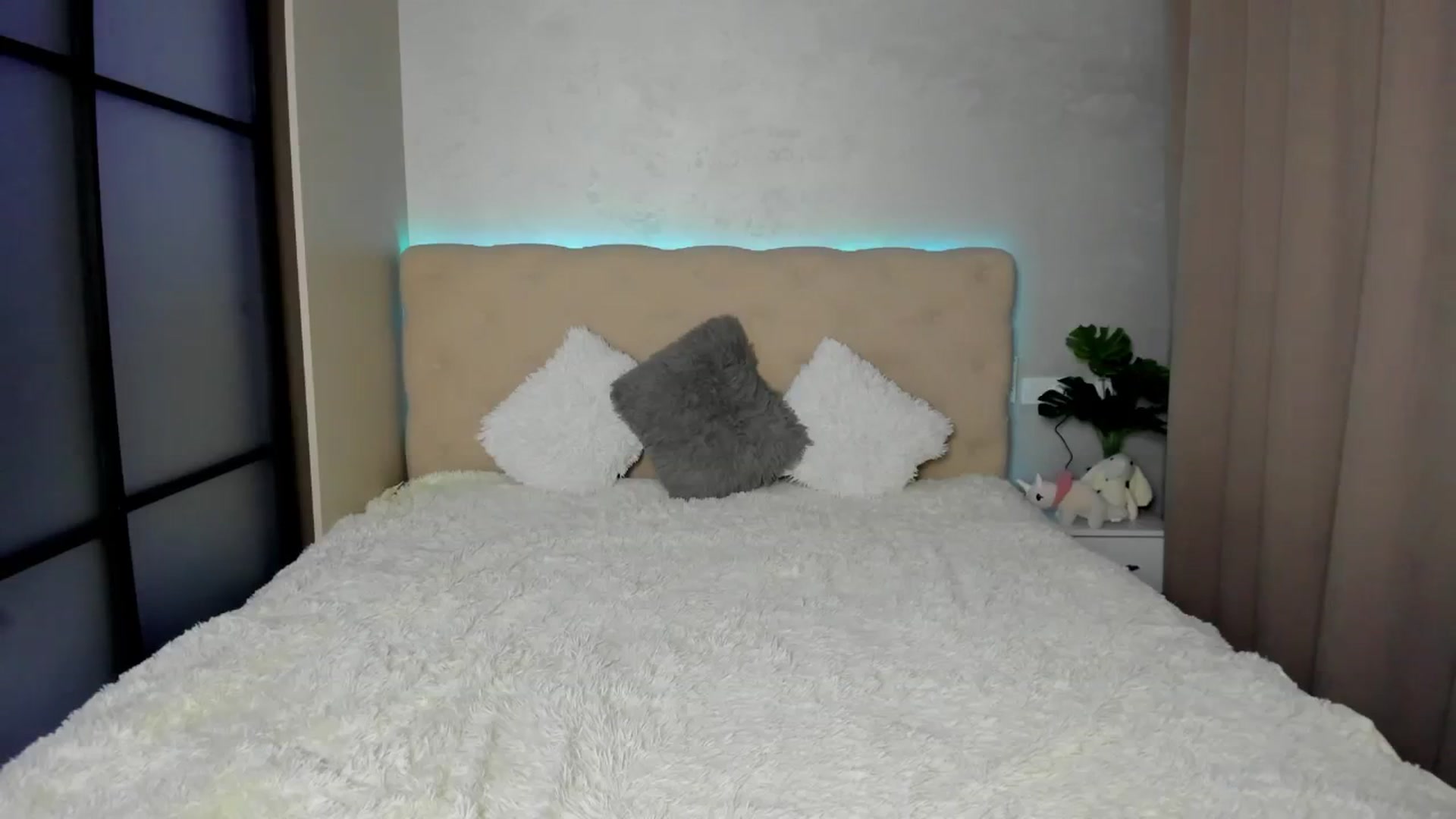 Gallery image thumbnail from Mias_Secret's myfreecams stream on, 12/03/2024, 06:47 image 7 of 20