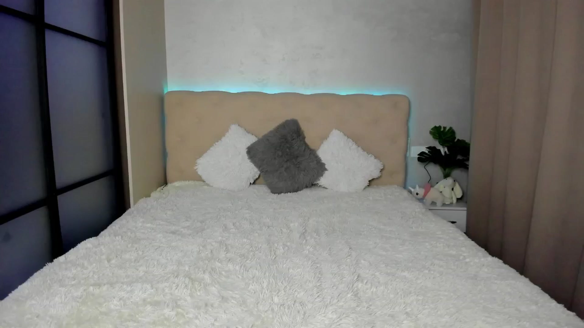 Gallery image thumbnail from Mias_Secret's myfreecams stream on, 12/03/2024, 06:47 image 2 of 20