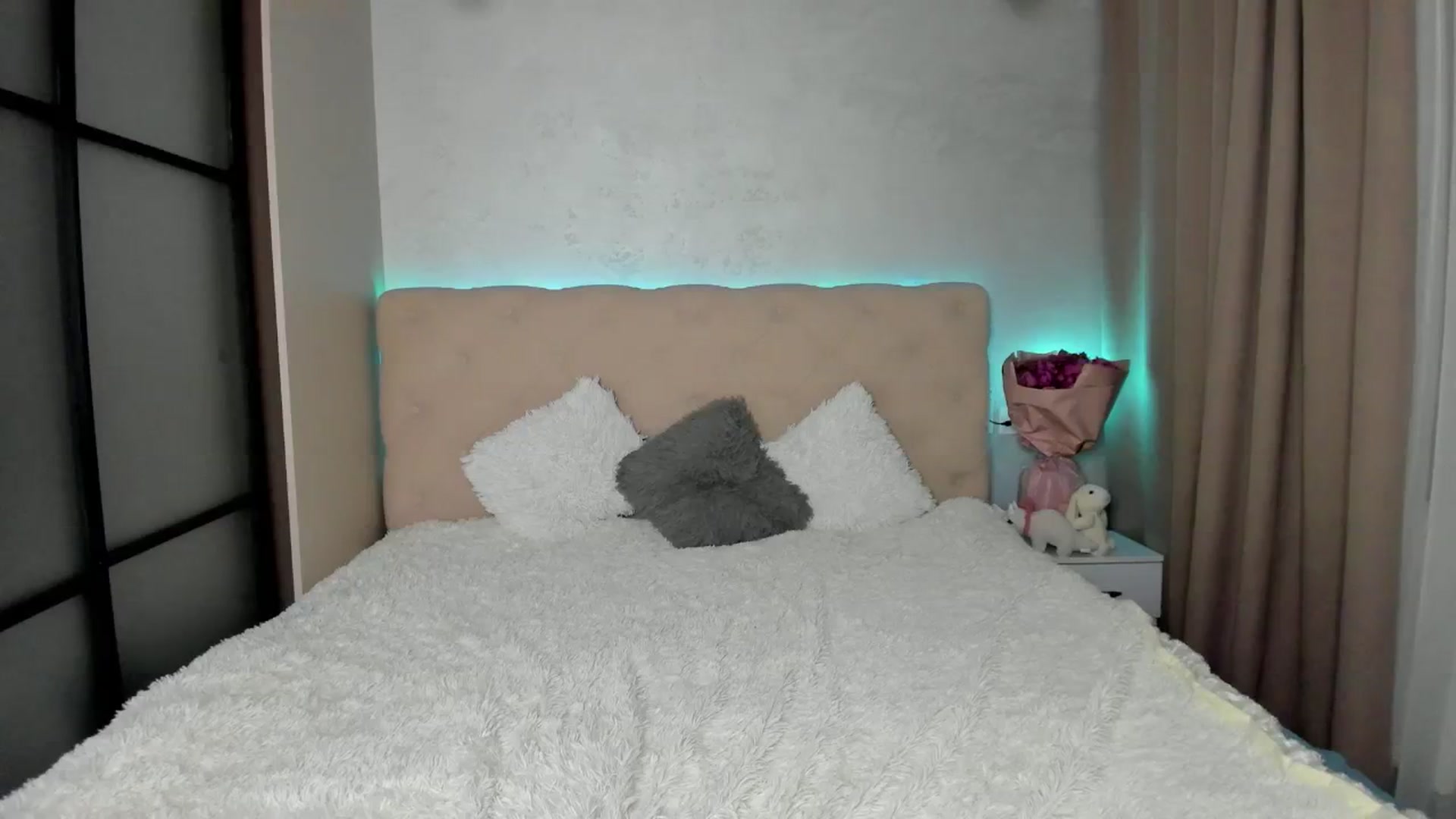 Gallery image thumbnail from Mias_Secret's myfreecams stream on, 12/07/2024, 06:41 image 9 of 20