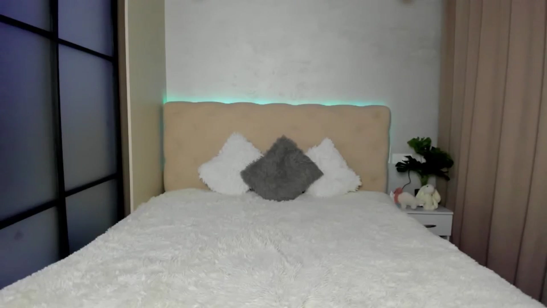 Gallery image thumbnail from Mias_Secret's myfreecams stream on, 12/15/2024, 05:55 image 18 of 20