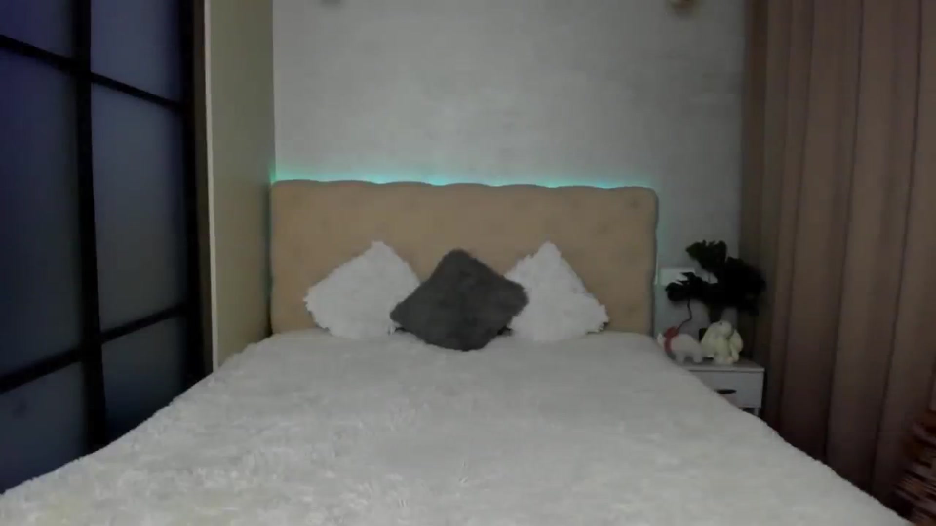 Gallery image thumbnail from Mias_Secret's myfreecams stream on, 12/15/2024, 07:57 image 12 of 20