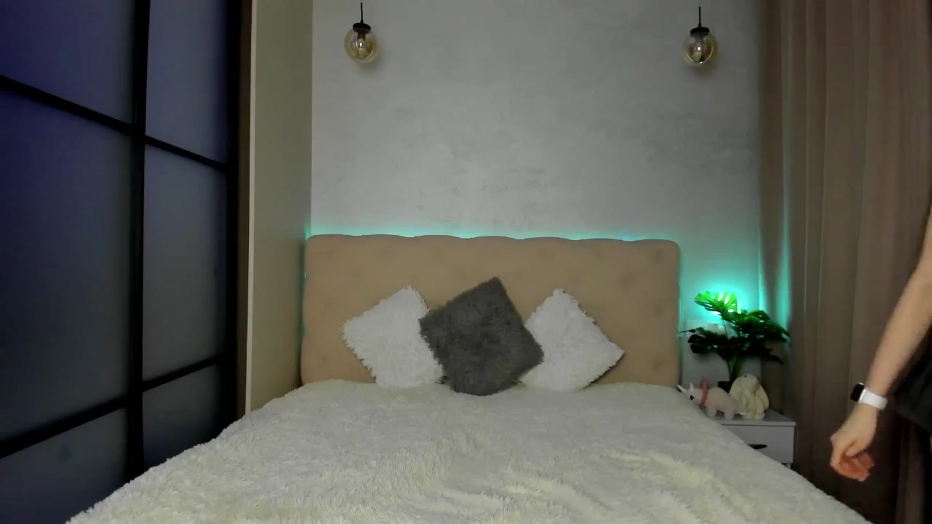 Gallery image thumbnail from Mias_Secret's myfreecams stream on, 12/17/2024, 03:17 image 20 of 20