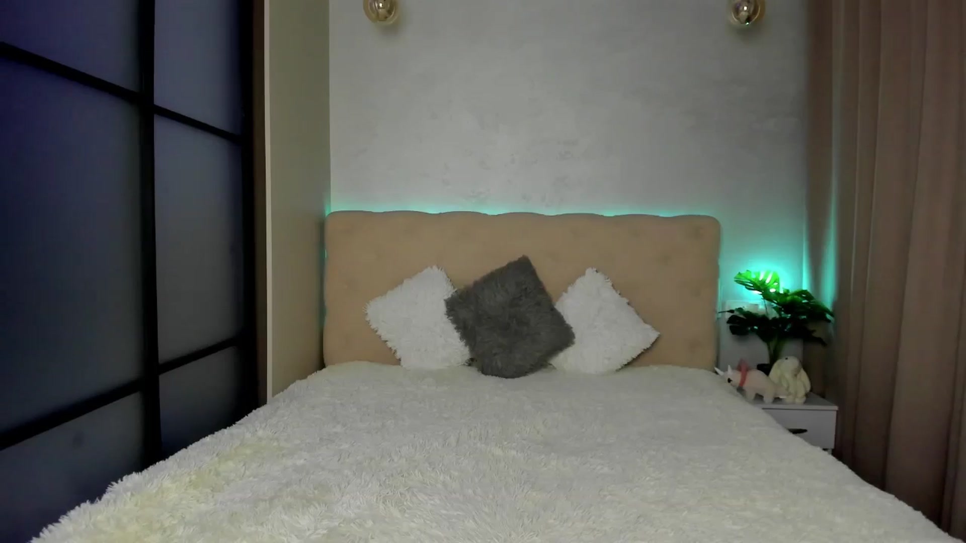 Gallery image thumbnail from Mias_Secret's myfreecams stream on, 12/17/2024, 06:27 image 15 of 20