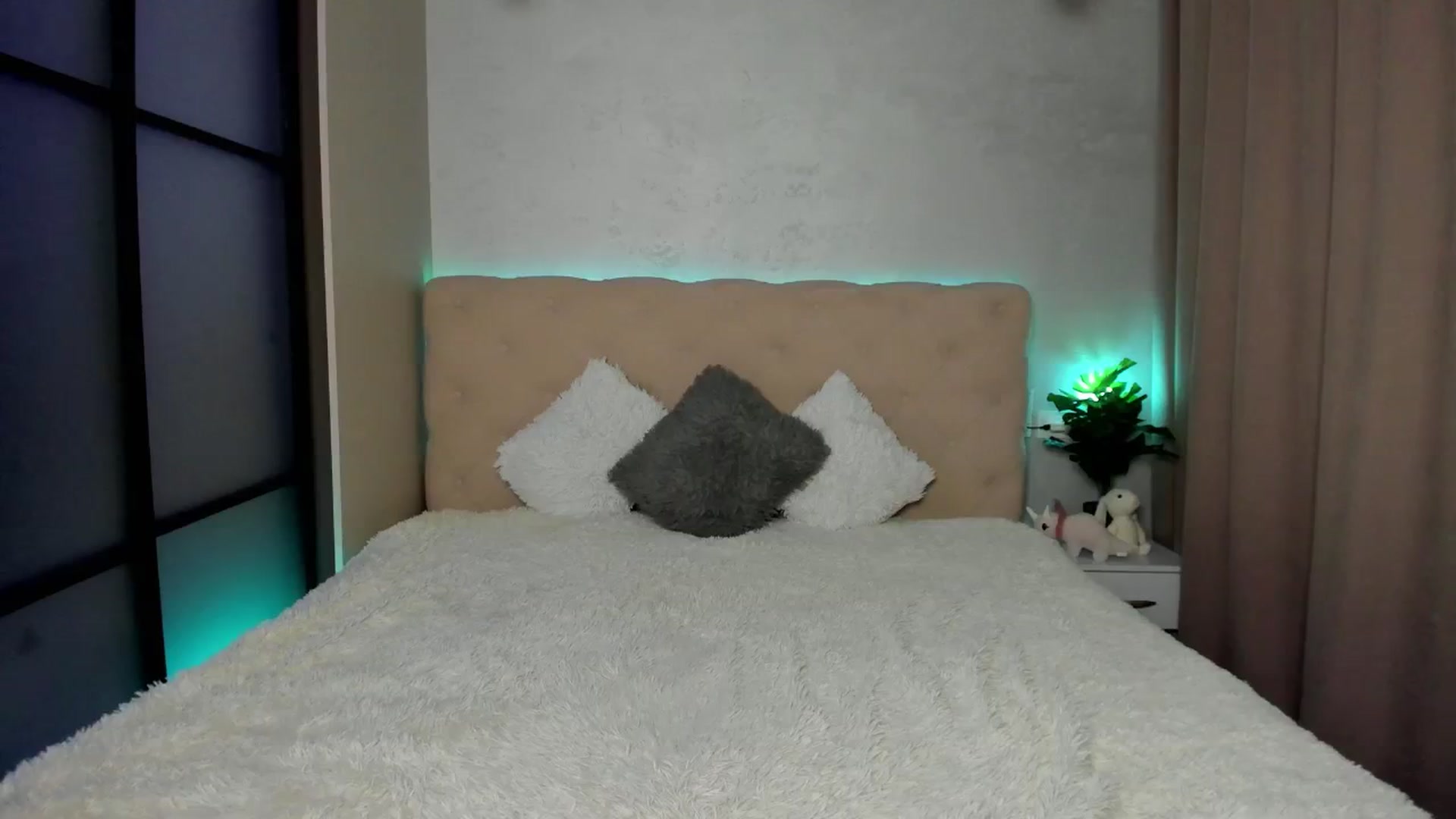 Gallery image thumbnail from Mias_Secret's myfreecams stream on, 12/31/2024, 05:38 image 19 of 20