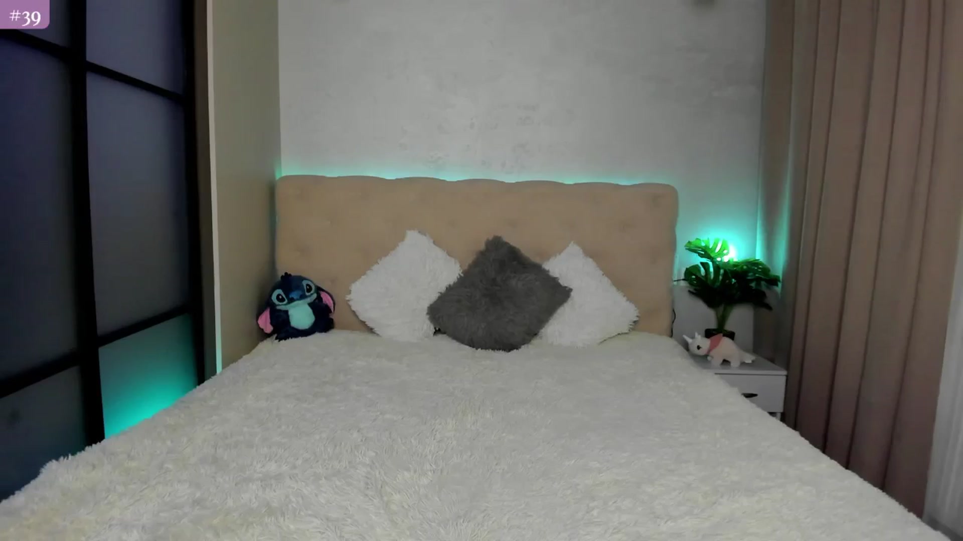 Gallery image thumbnail from Mias_Secret's myfreecams stream on, 01/12/2025, 05:29 image 10 of 20