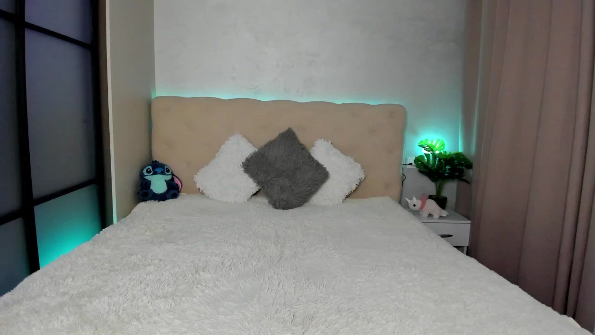 Gallery image thumbnail from Mias_Secret's myfreecams stream on, 02/02/2025, 06:46 image 11 of 20