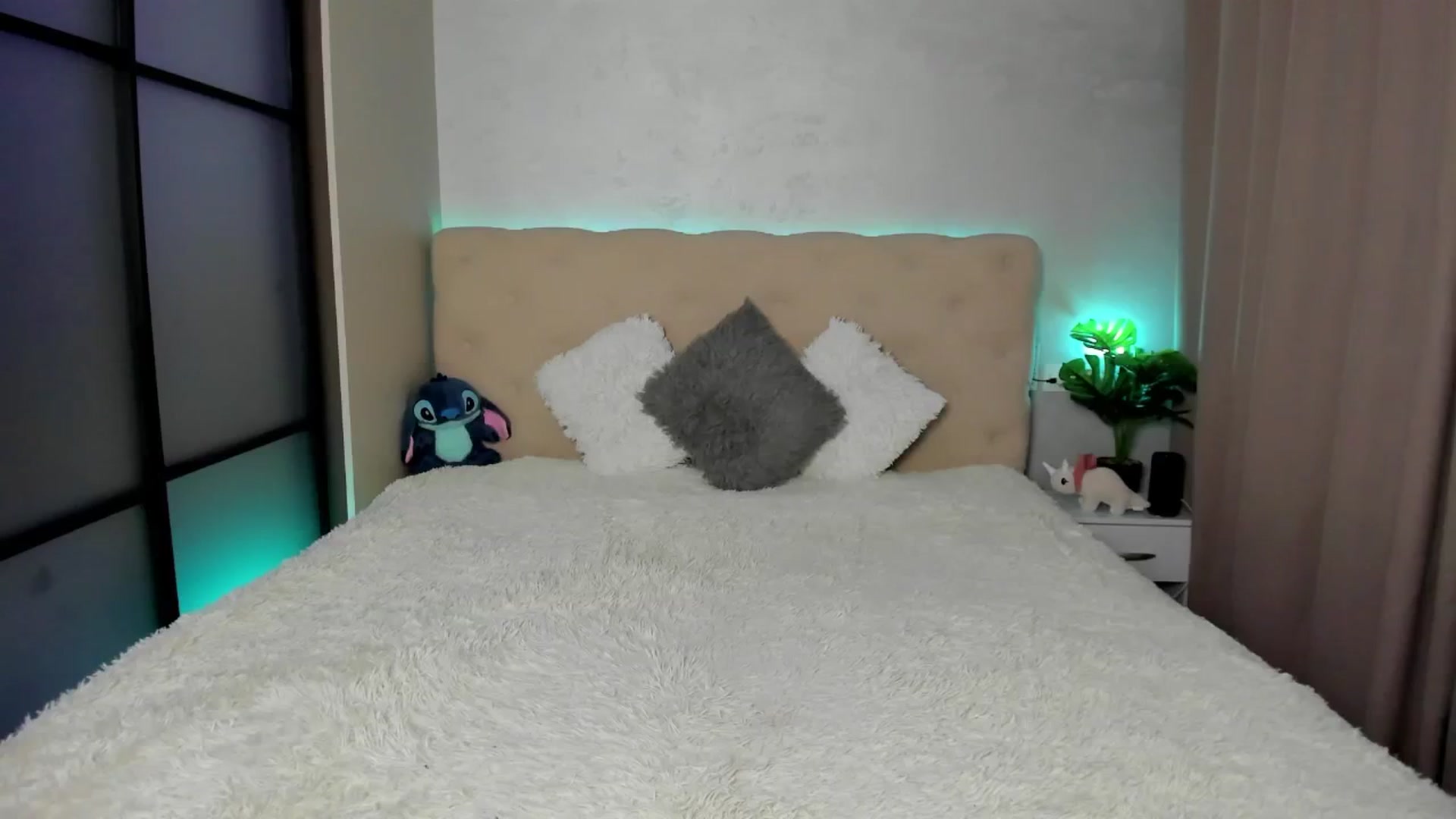 Gallery image thumbnail from Mias_Secret's myfreecams stream on, 02/04/2025, 04:42 image 2 of 20