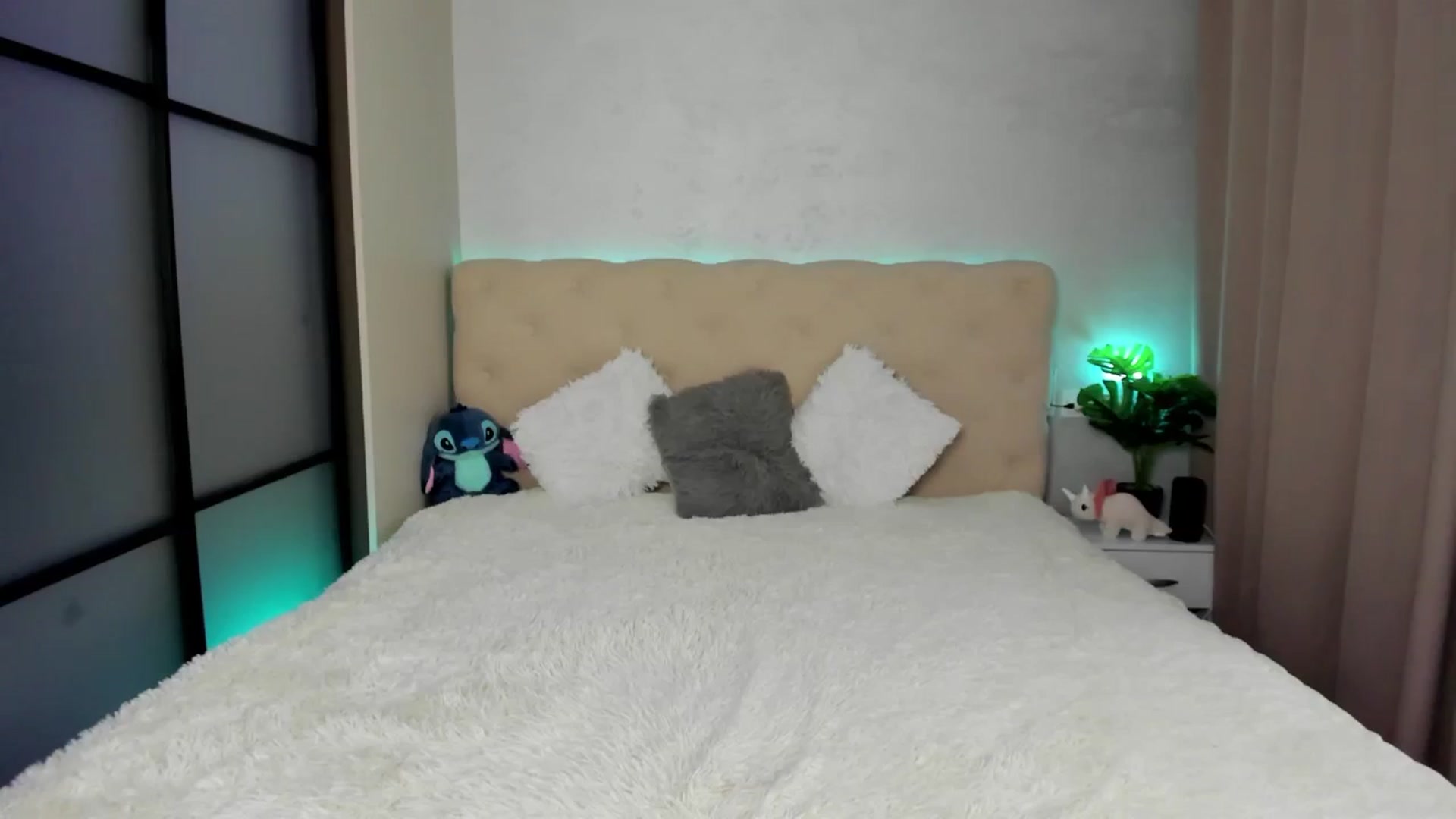 Gallery image thumbnail from Mias_Secret's myfreecams stream on, 02/04/2025, 07:21 image 10 of 20