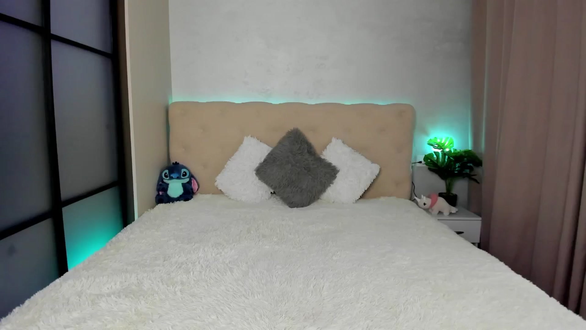 Gallery image thumbnail from Mias_Secret's myfreecams stream on, 02/05/2025, 06:52 image 17 of 20