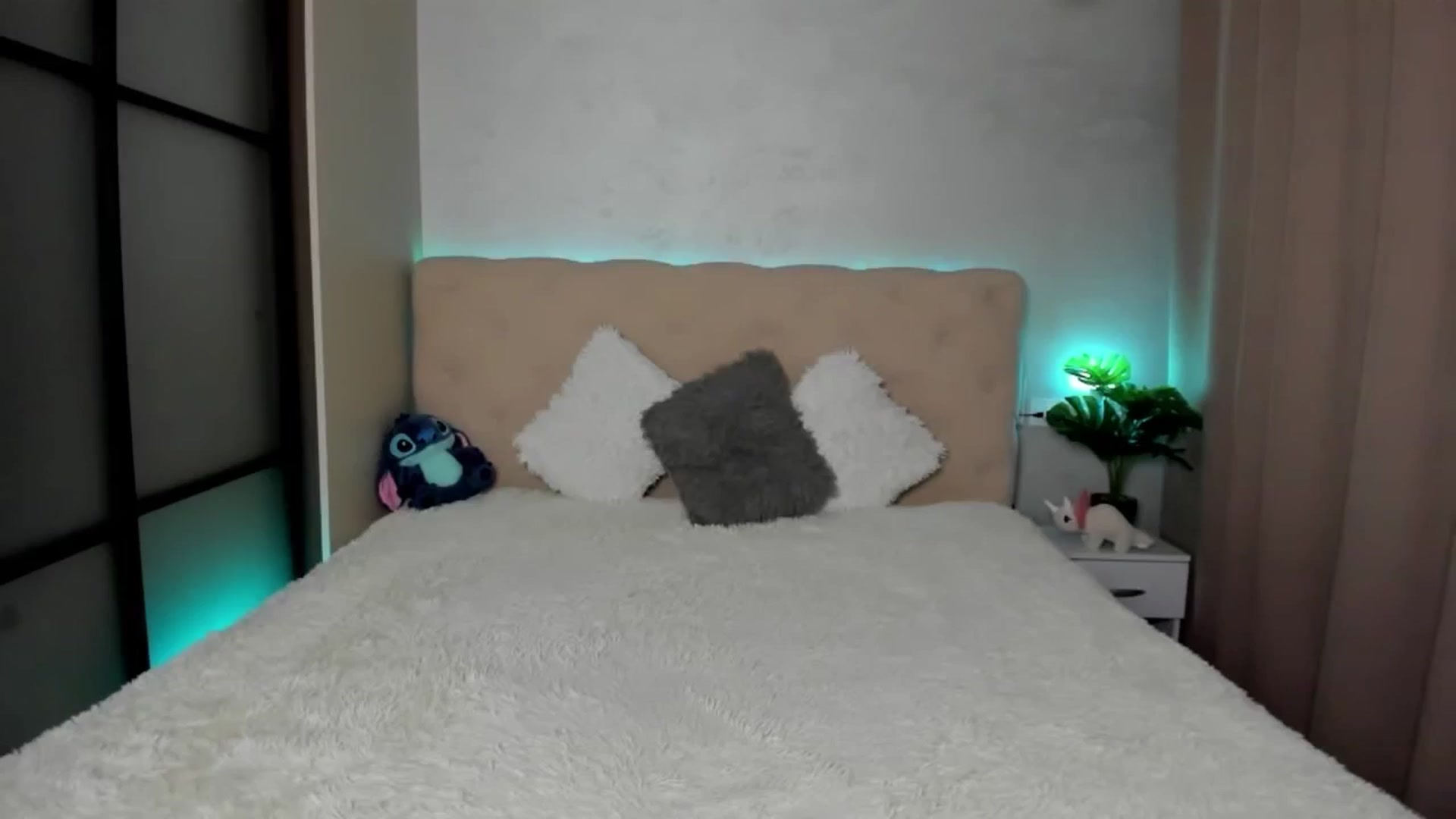 Gallery image thumbnail from Mias_Secret's myfreecams stream on, 02/10/2025, 04:20 image 16 of 20