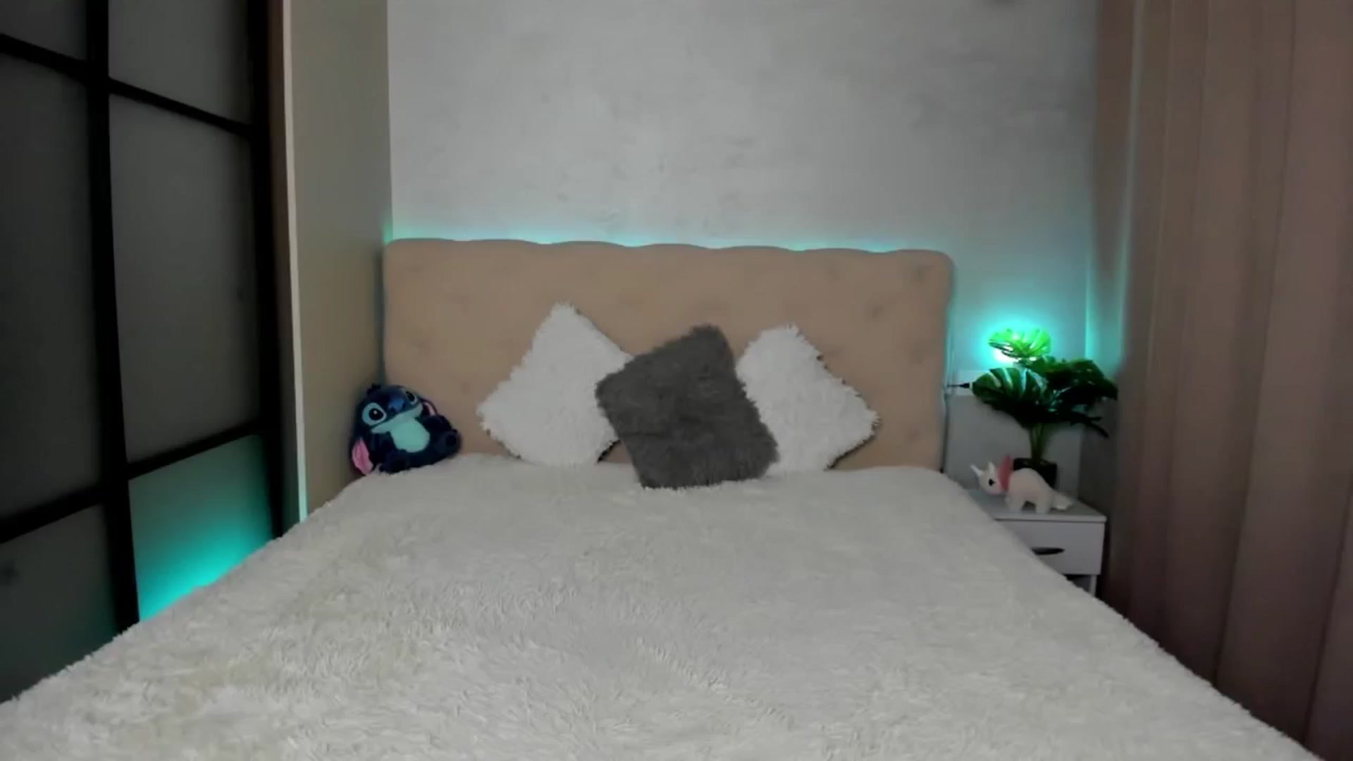 Gallery image thumbnail from Mias_Secret's myfreecams stream on, 02/10/2025, 04:20 image 17 of 20