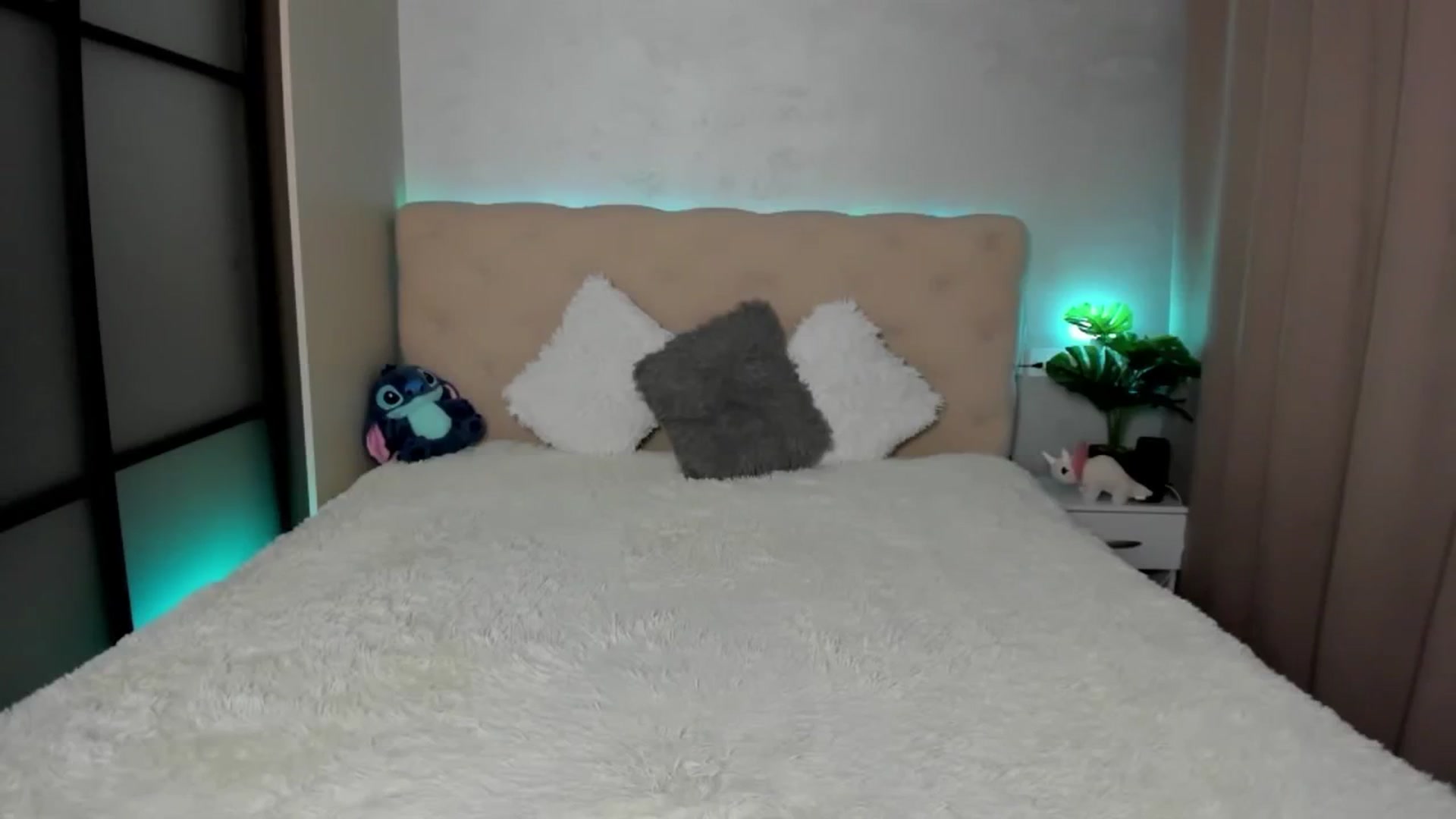 Gallery image thumbnail from Mias_Secret's myfreecams stream on, 02/10/2025, 06:46 image 7 of 20