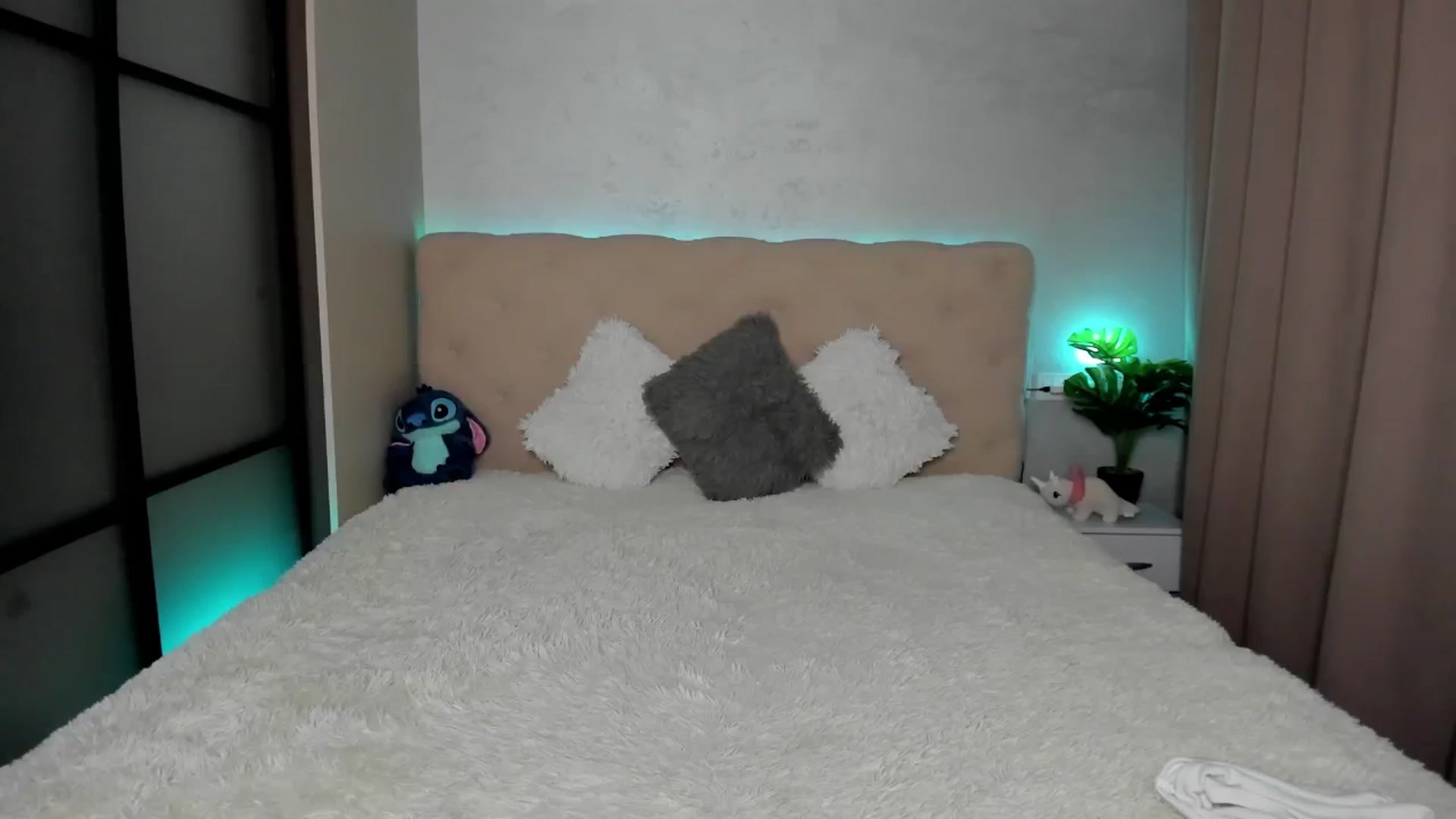 Gallery image thumbnail from Mias_Secret's myfreecams stream on, 02/11/2025, 07:23 image 6 of 20
