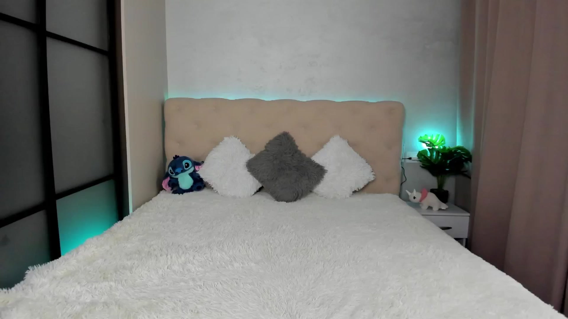 Gallery image thumbnail from Mias_Secret's myfreecams stream on, 02/14/2025, 06:38 image 13 of 20