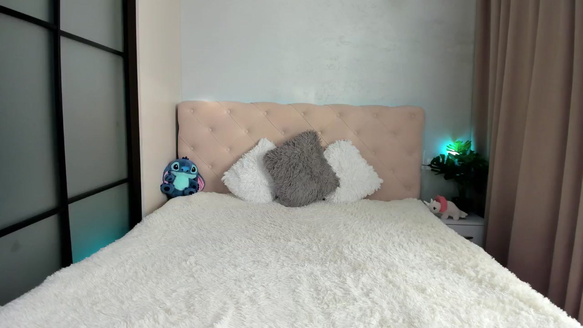 Gallery image thumbnail from Mias_Secret's myfreecams stream on, 02/24/2025, 06:41 image 17 of 20