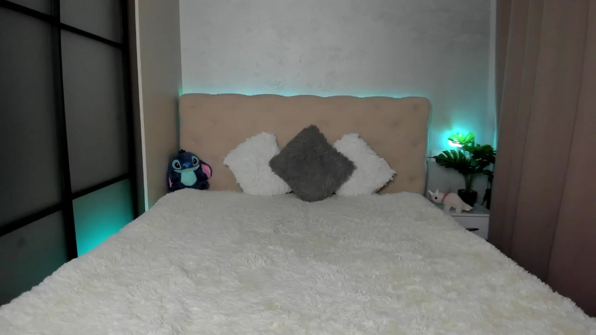 Gallery image thumbnail from Mias_Secret's myfreecams stream on, 03/01/2025, 10:09 image 20 of 20