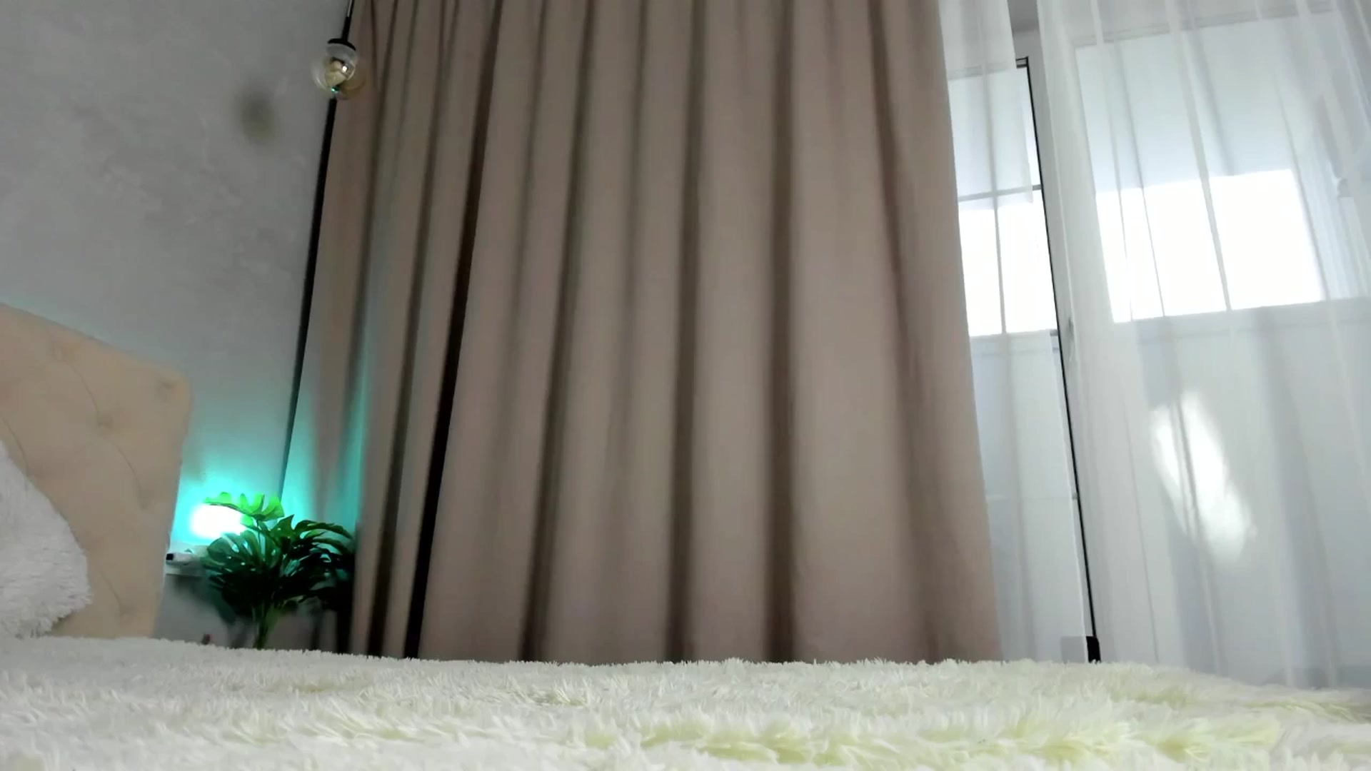 Gallery image thumbnail from Mias_Secret's myfreecams stream on, 03/03/2025, 05:52 image 9 of 20
