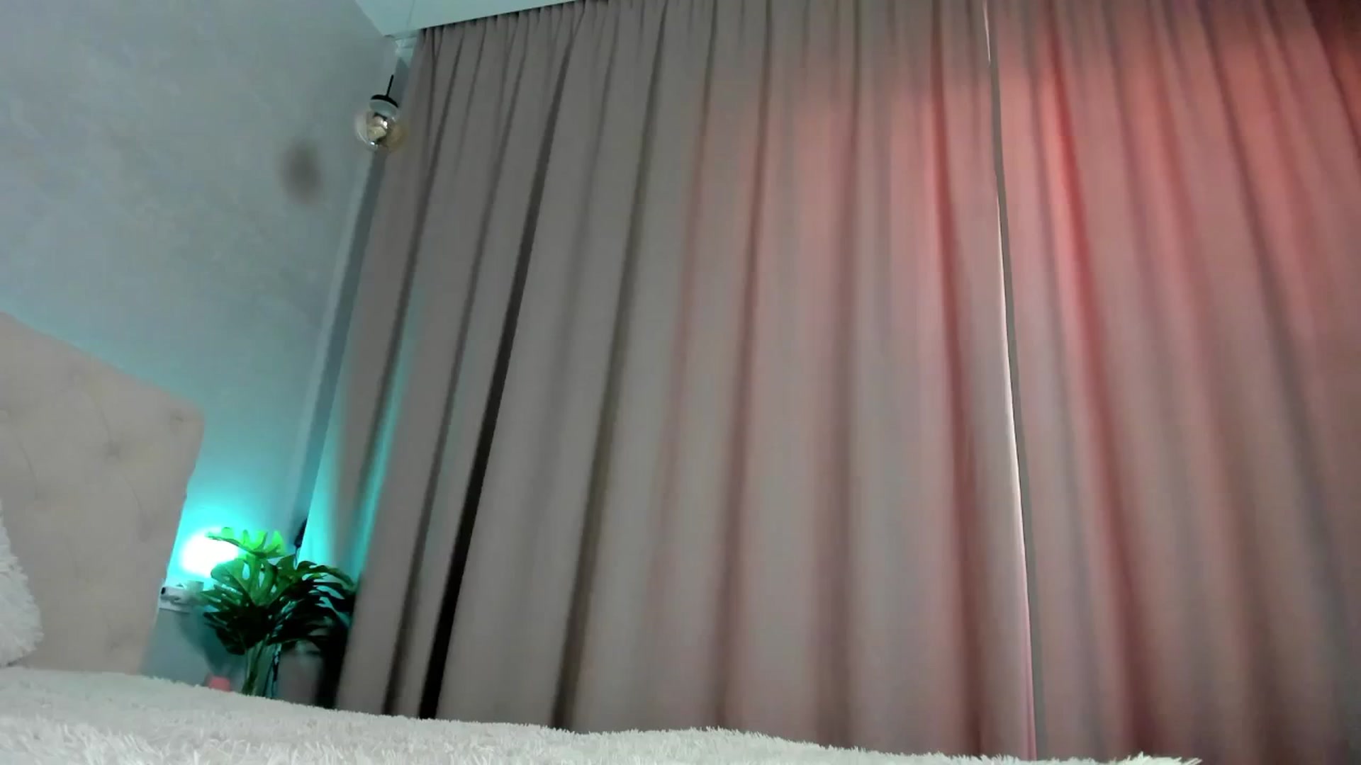 Gallery image thumbnail from Mias_Secret's myfreecams stream on, 03/17/2025, 05:10 image 18 of 20