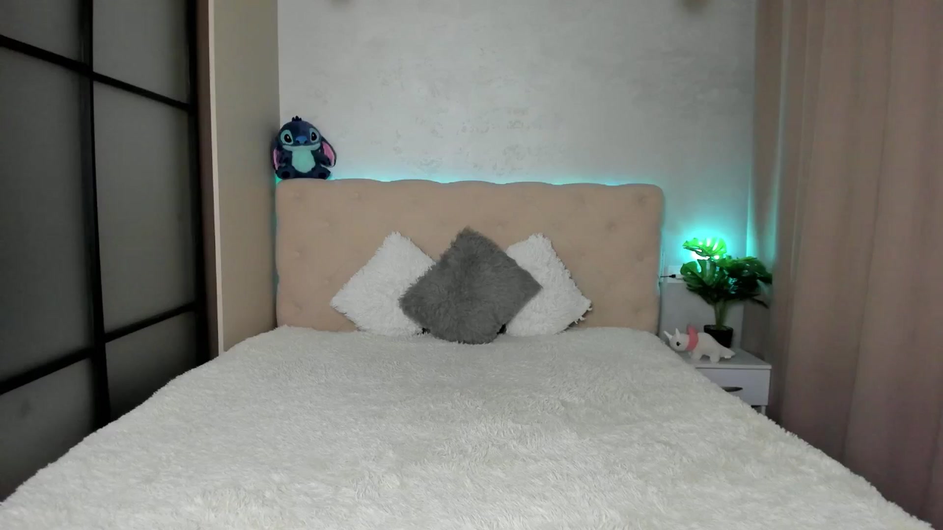 Gallery image thumbnail from Mias_Secret's myfreecams stream on, 03/25/2025, 06:47 image 20 of 20