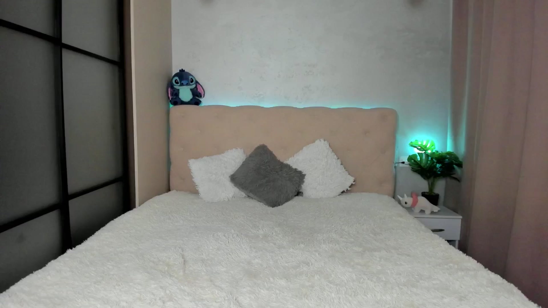 Gallery image thumbnail from Mias_Secret's myfreecams stream on, 03/25/2025, 08:29 image 19 of 20