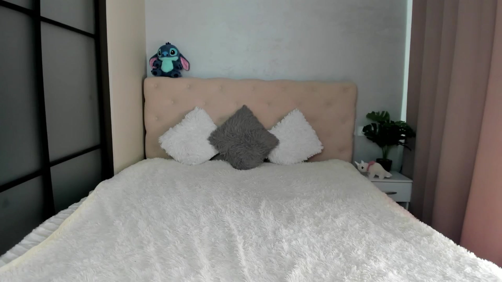 Gallery image thumbnail from Mias_Secret's myfreecams stream on, 03/29/2025, 08:55 image 10 of 20