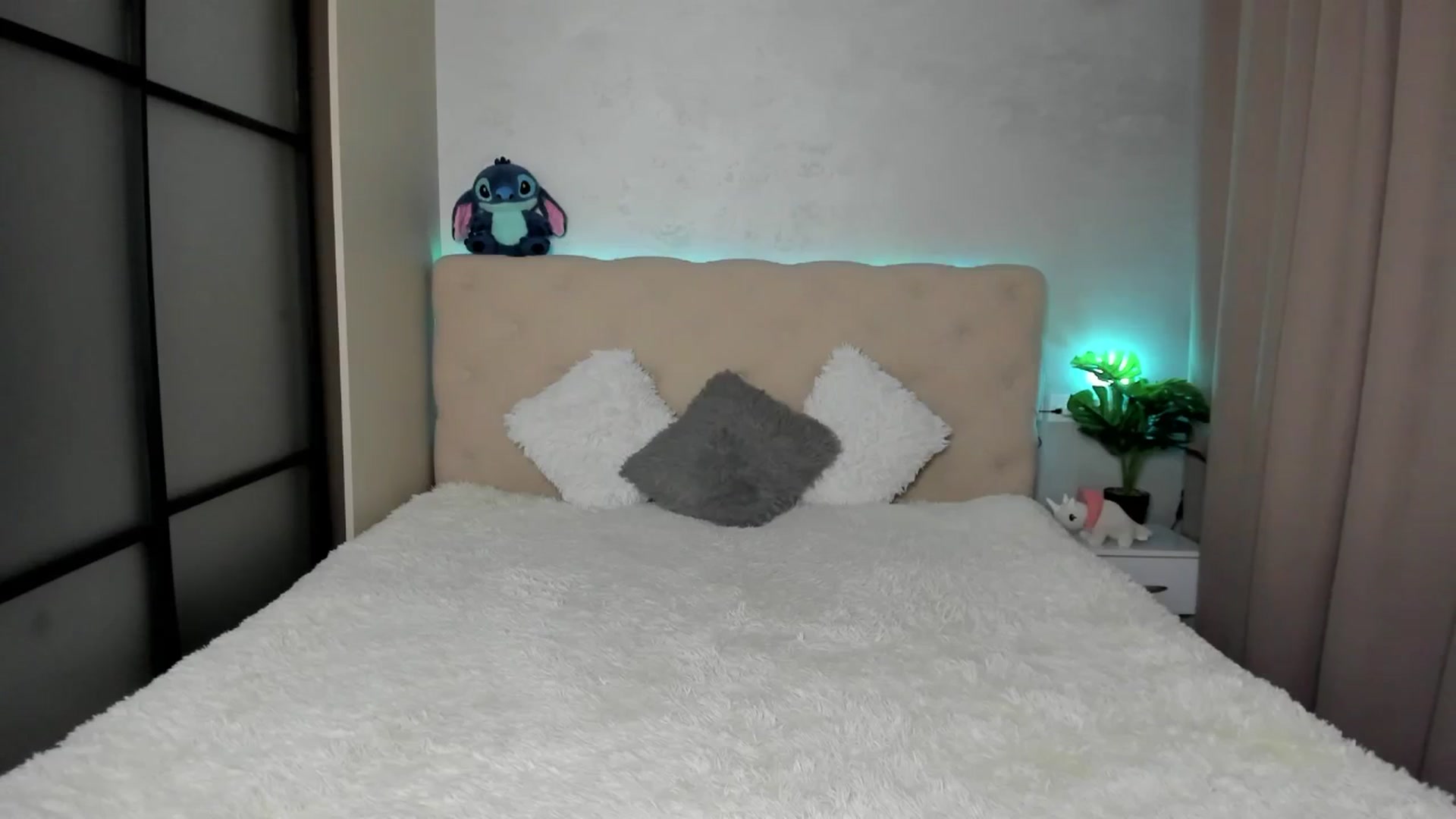 Gallery image thumbnail from Mias_Secret's myfreecams stream on, 04/02/2025, 05:53 image 17 of 20