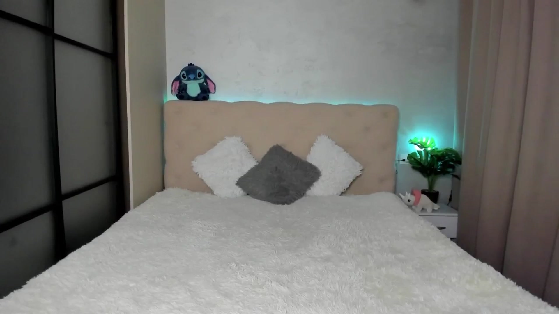 Gallery image thumbnail from Mias_Secret's myfreecams stream on, 04/02/2025, 07:03 image 6 of 20